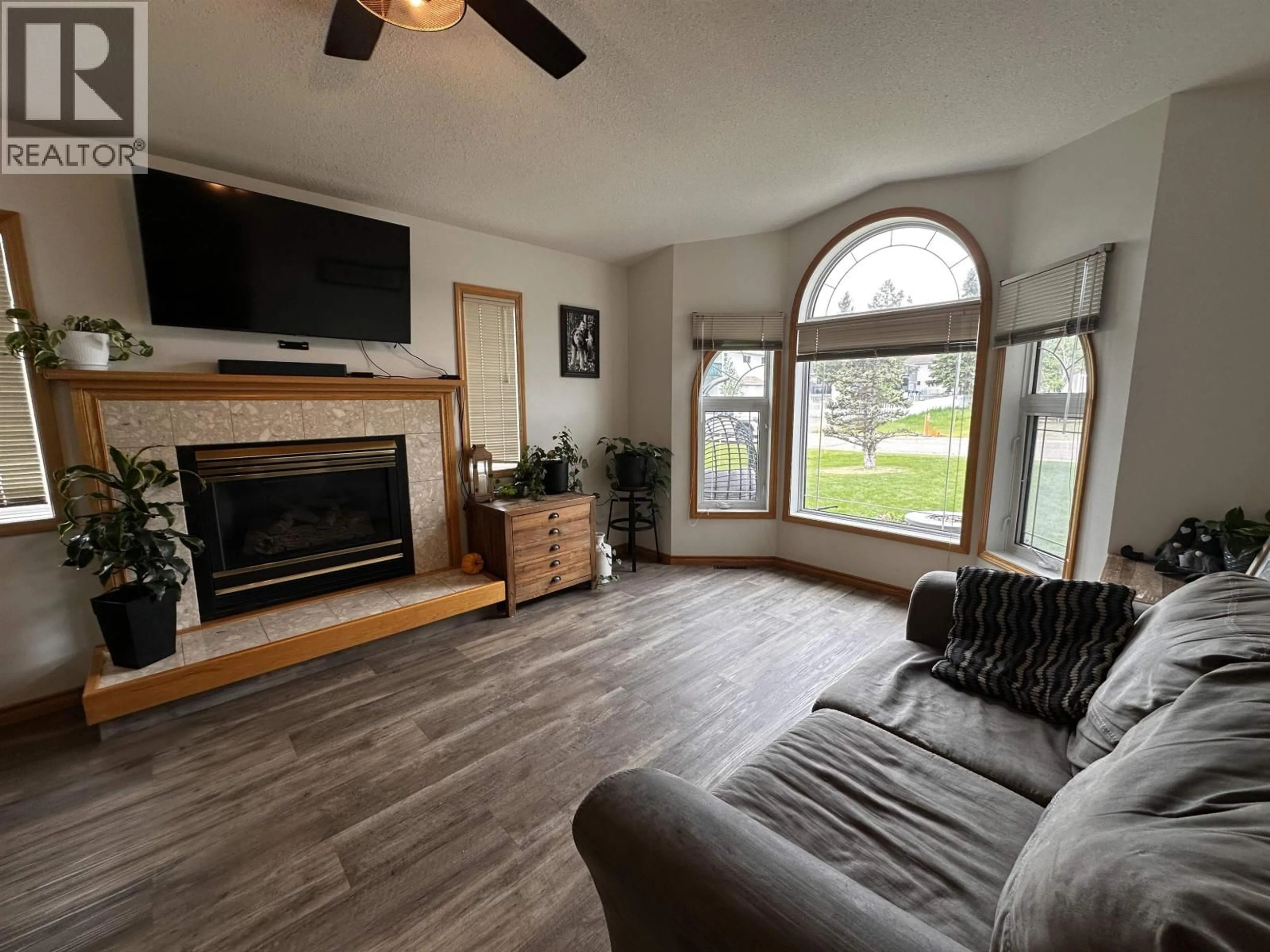 Living room with furniture, unknown for 5512 MINNAKER CRESCENT, Fort Nelson British Columbia V0C1R0