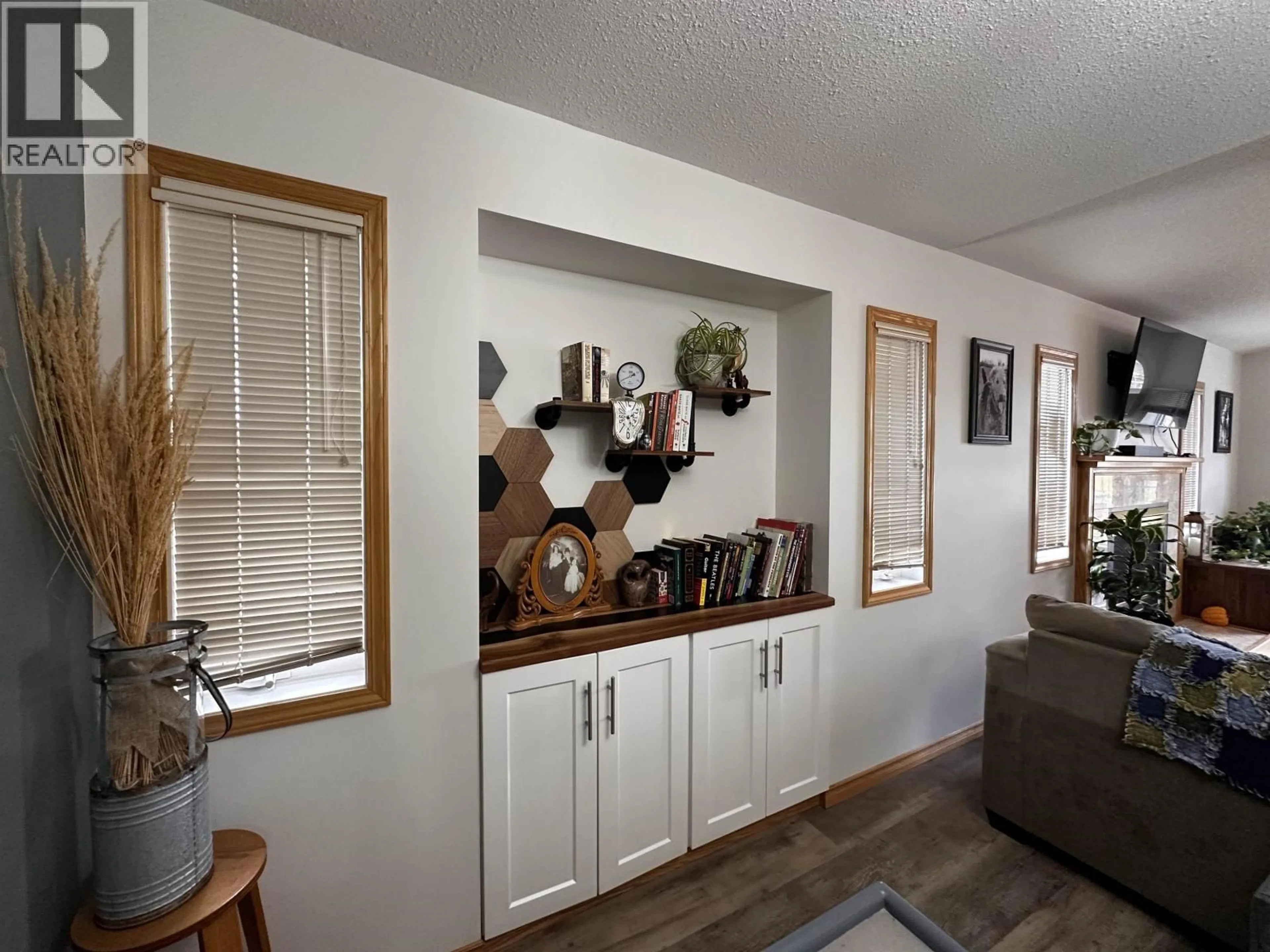 Unknown for 5512 MINNAKER CRESCENT, Fort Nelson British Columbia V0C1R0