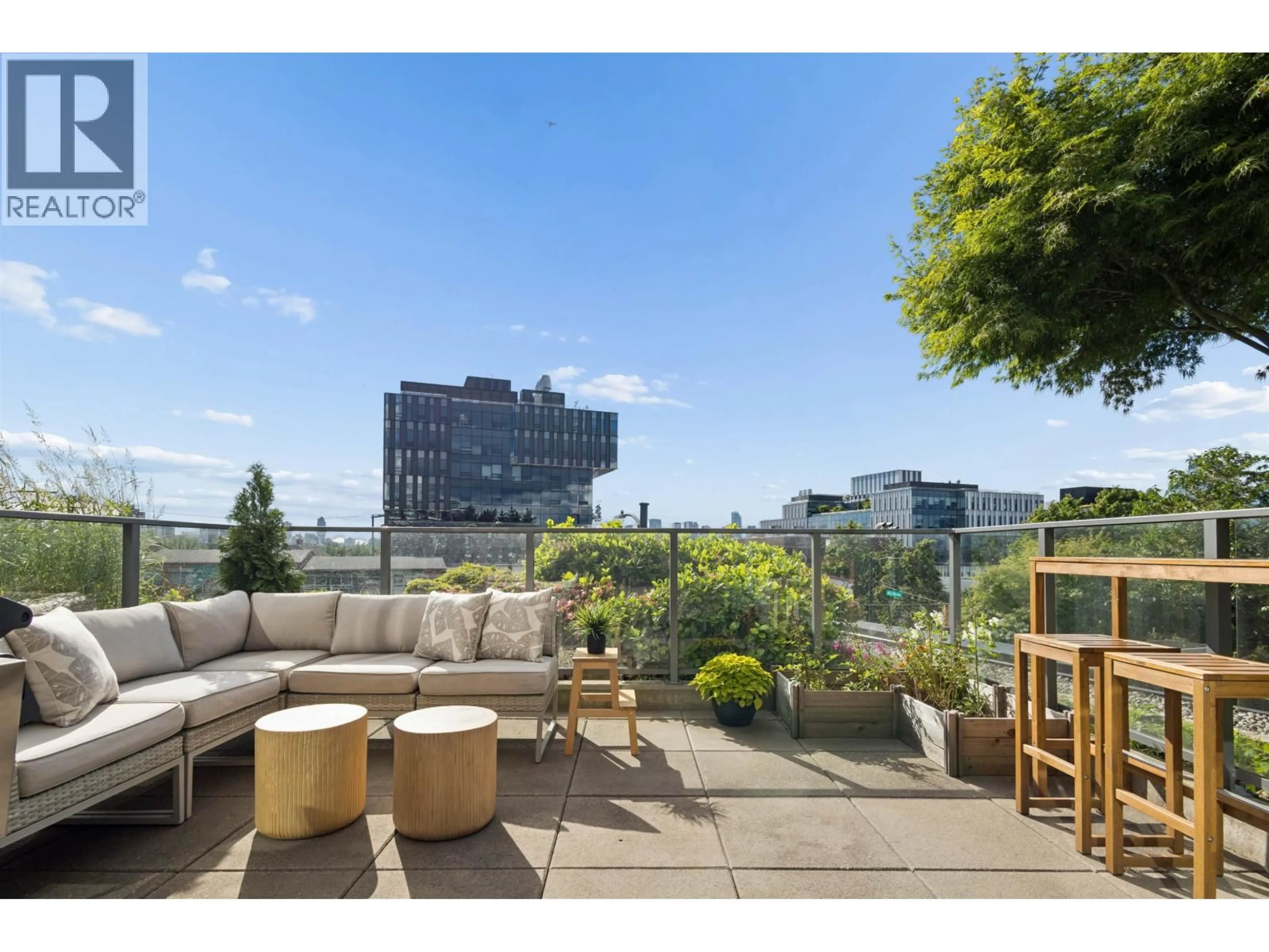 Patio, city buildings view from balcony for 405 - 210 5TH AVENUE, Vancouver British Columbia V5T0K1