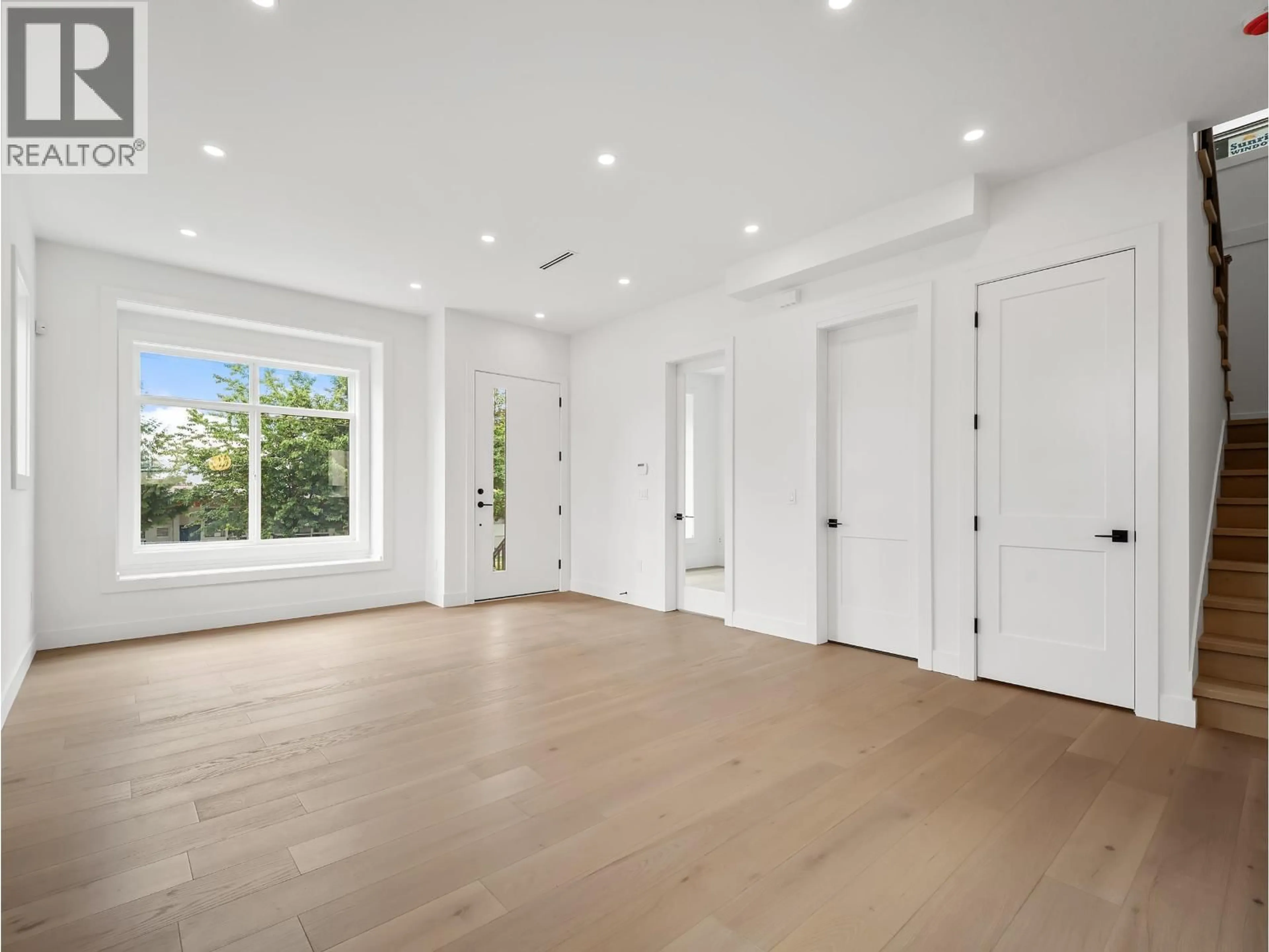 Unknown for 1 - 6885 AUBREY STREET, Burnaby British Columbia V5B2E4