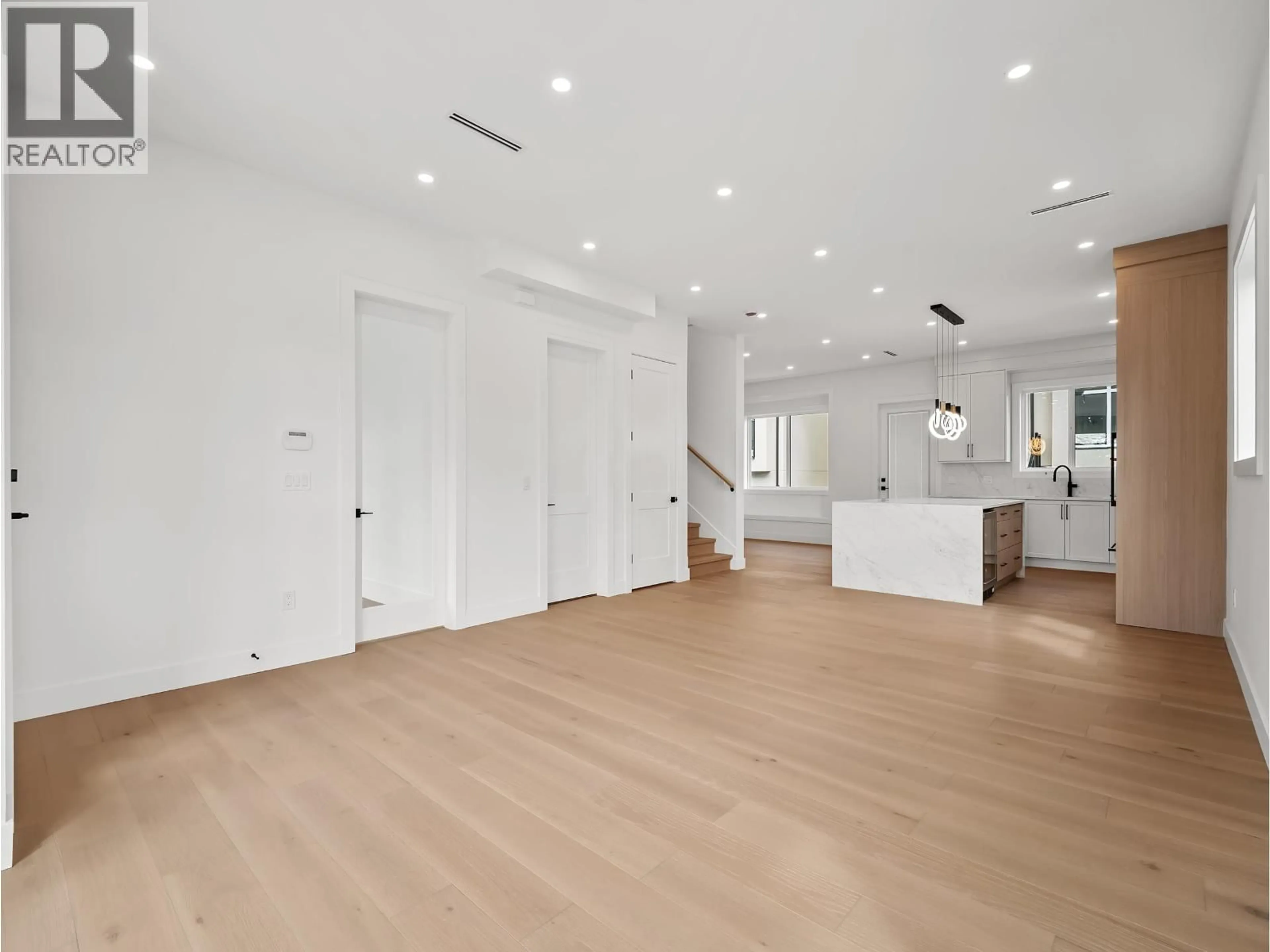 Unknown for 1 - 6885 AUBREY STREET, Burnaby British Columbia V5B2E4