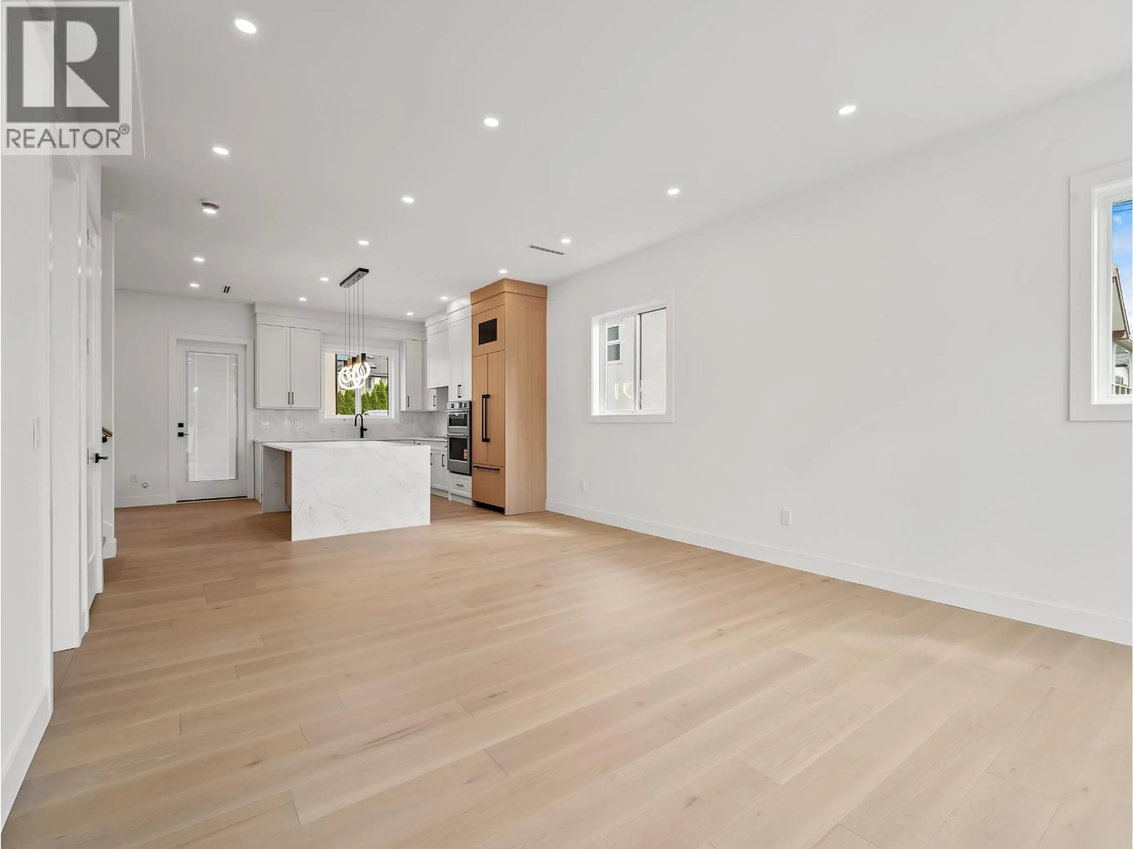 Unknown for 1 - 6885 AUBREY STREET, Burnaby British Columbia V5B2E4