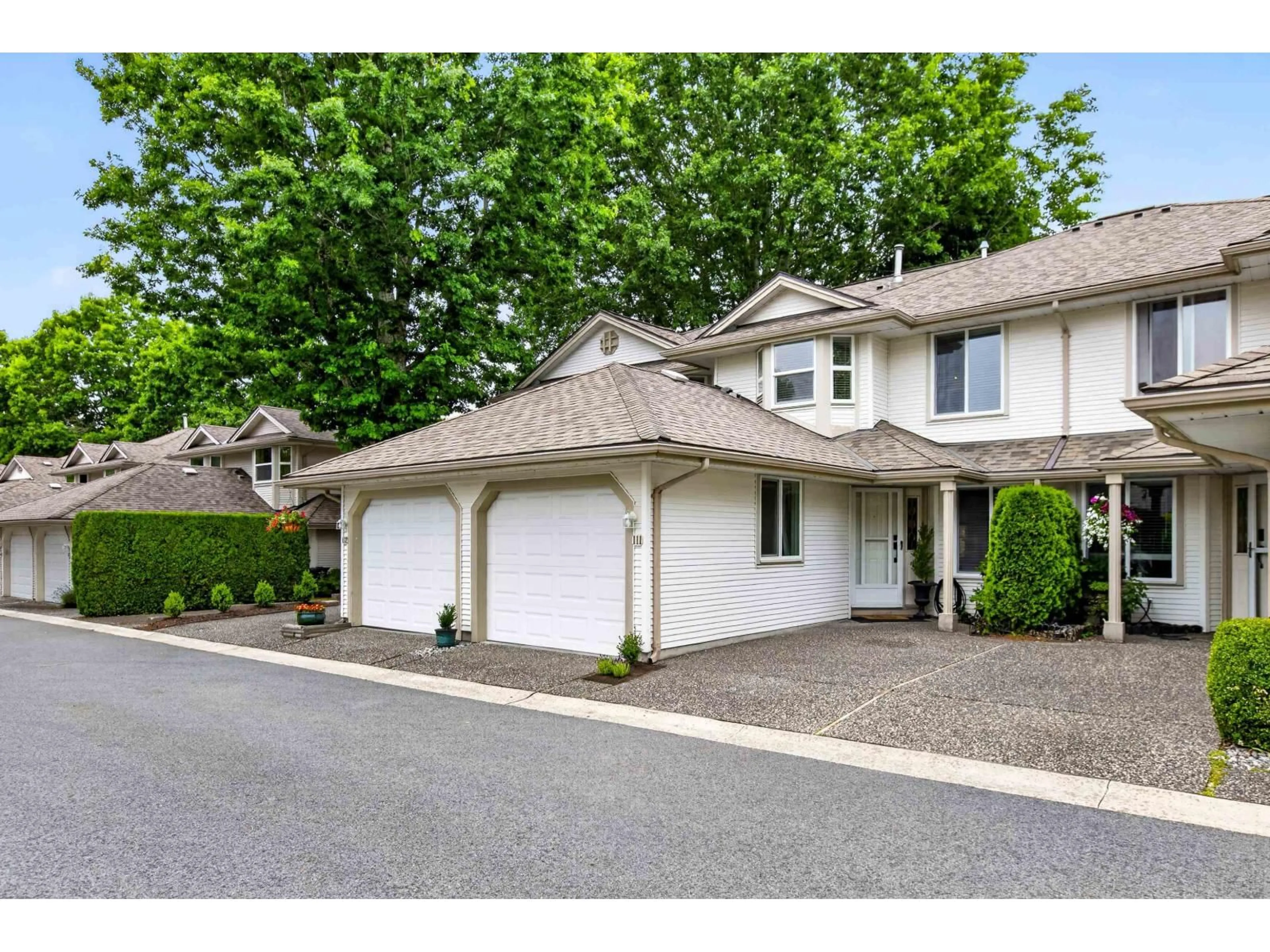 Indoor garage for 111 - 9045 WALNUT GROVE DRIVE, Langley British Columbia V1M2E1