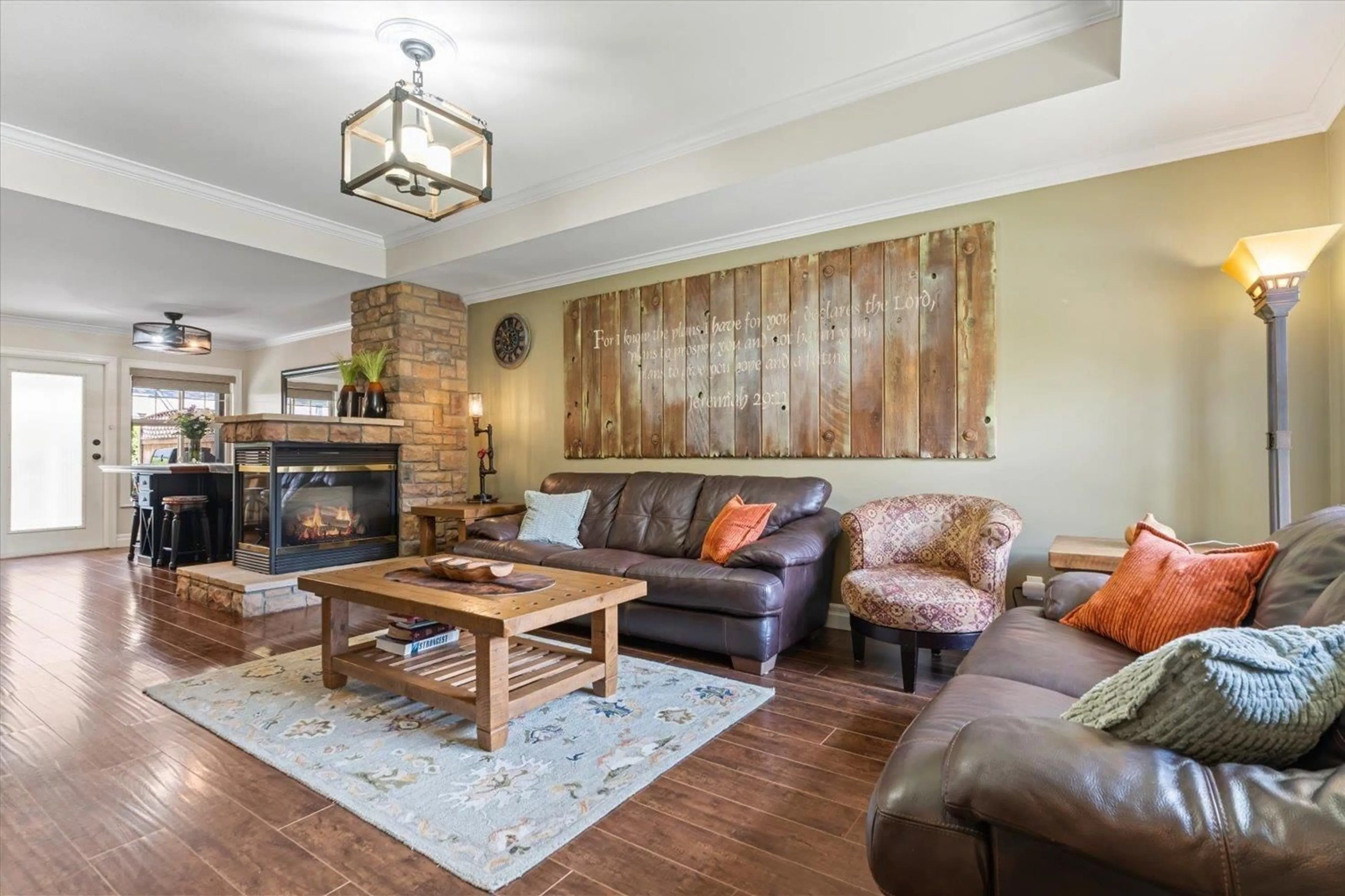Living room with furniture, wood/laminate floor for 46 - 6887 SHEFFIELD WAY, Chilliwack British Columbia V2R5V5