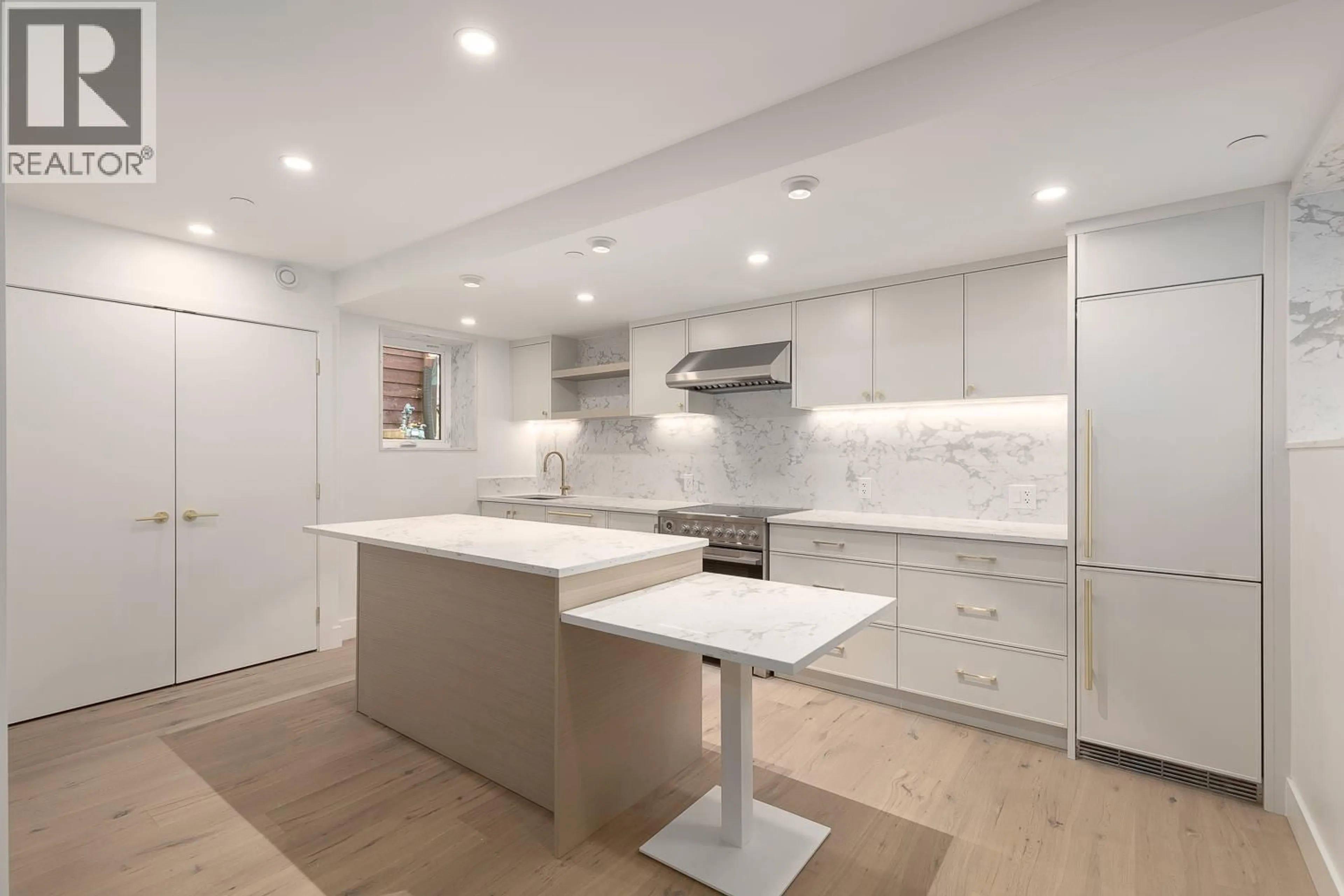Open concept kitchen, unknown for 460 17TH AVENUE, Vancouver British Columbia V5V1B1