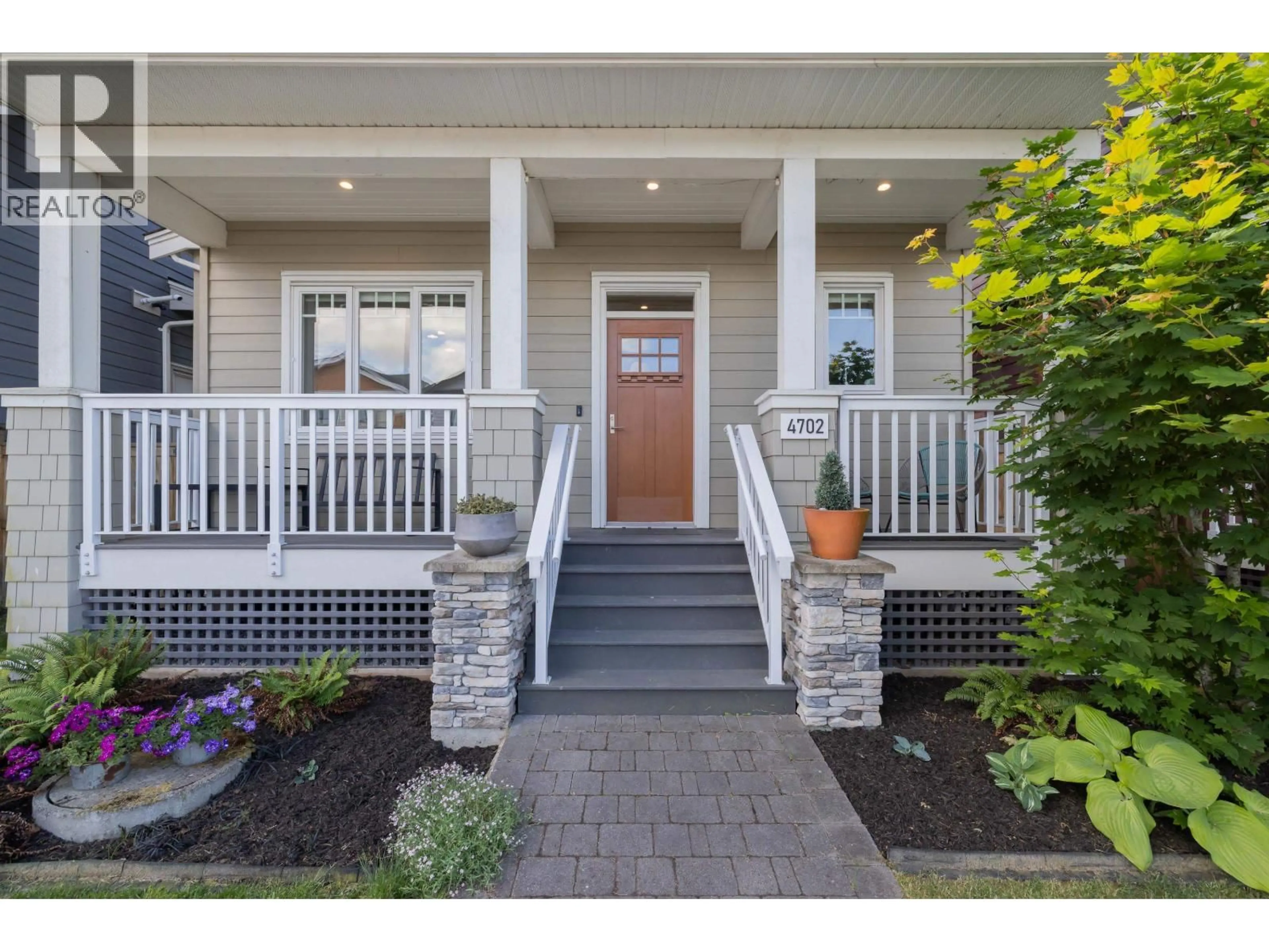 Indoor entryway for 4702 HAZELNUT WAY, Delta British Columbia V4M0C5