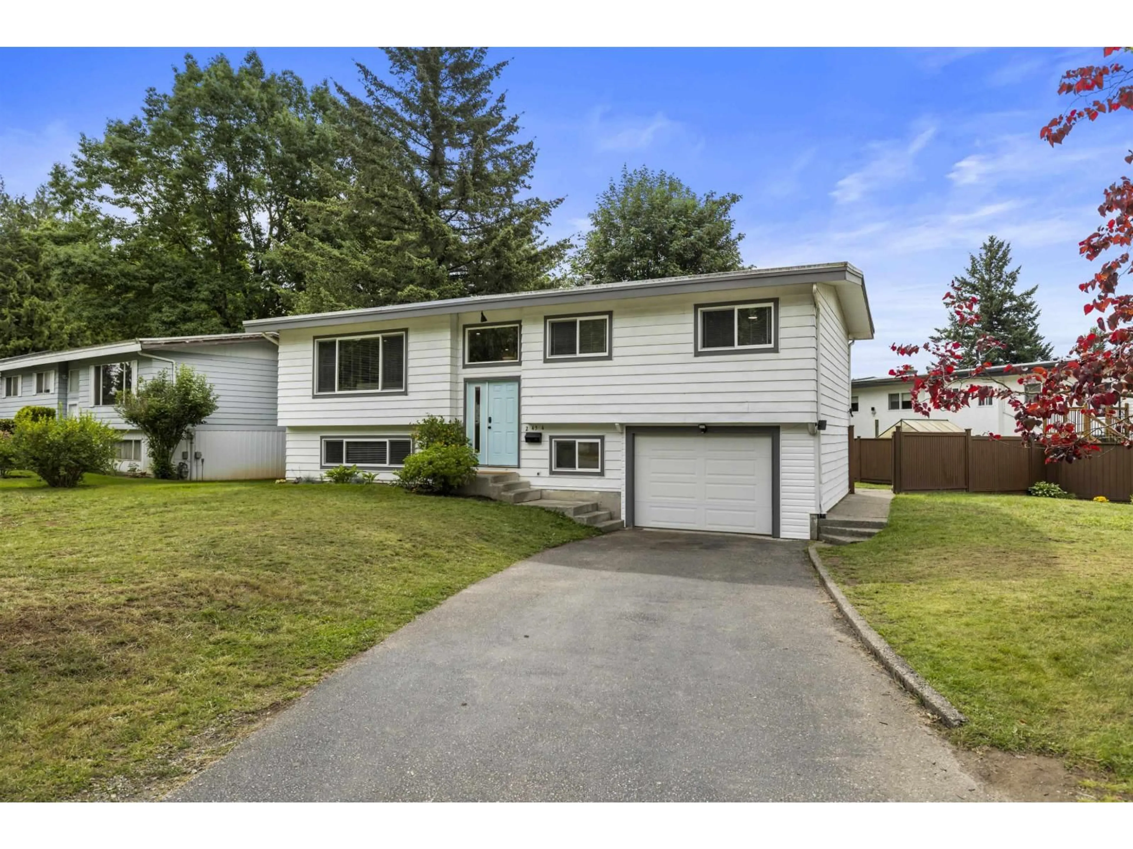 Home with vinyl exterior material, street for 2454 ALADDIN CRESCENT, Abbotsford British Columbia V2S5K7