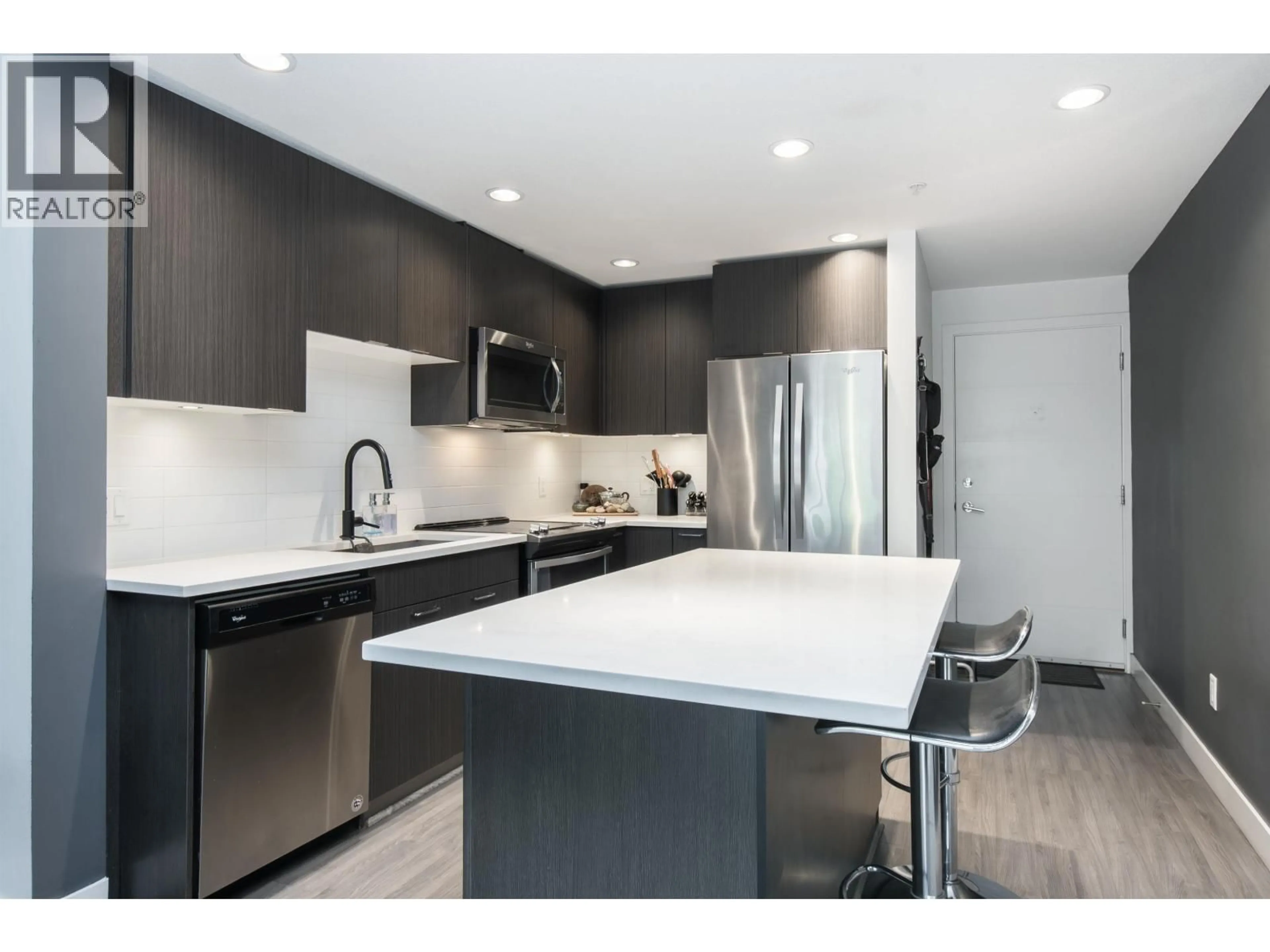 Contemporary kitchen, unknown for 201 - 719 3RD STREET, North Vancouver British Columbia V7M0E7