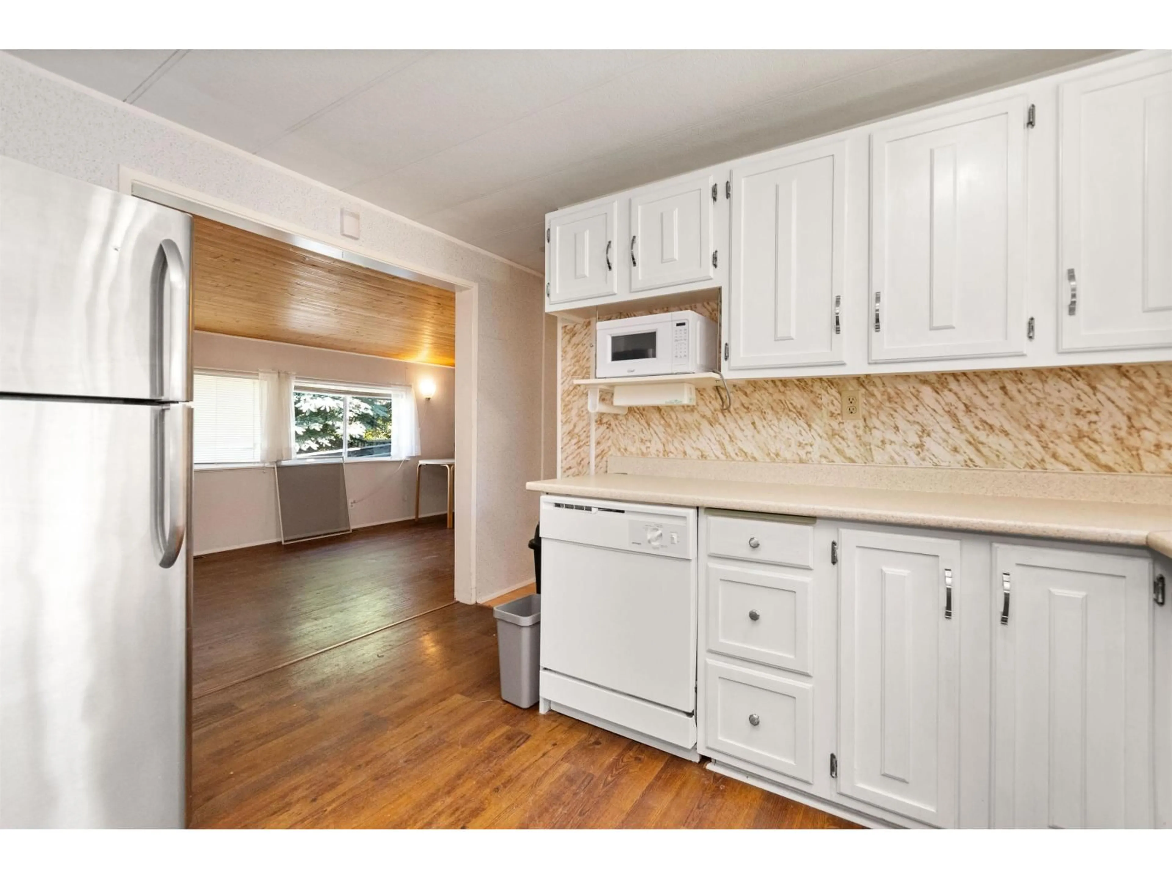 Standard kitchen, wood/laminate floor for 66 - 6035 VEDDER ROAD, Chilliwack British Columbia V2R1E5