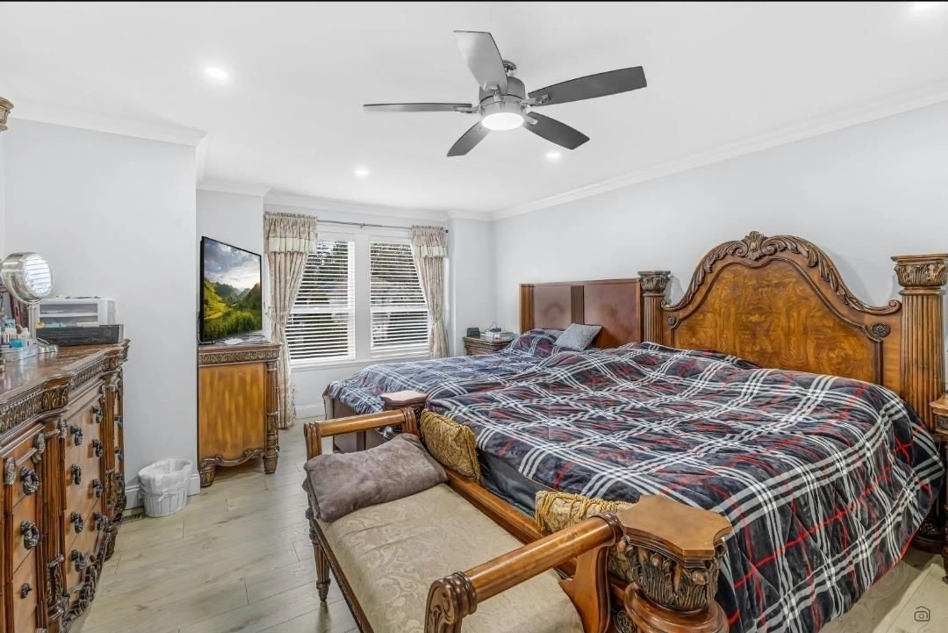 A pic of a room for 15039 69 AVENUE, Surrey British Columbia V3S0X1