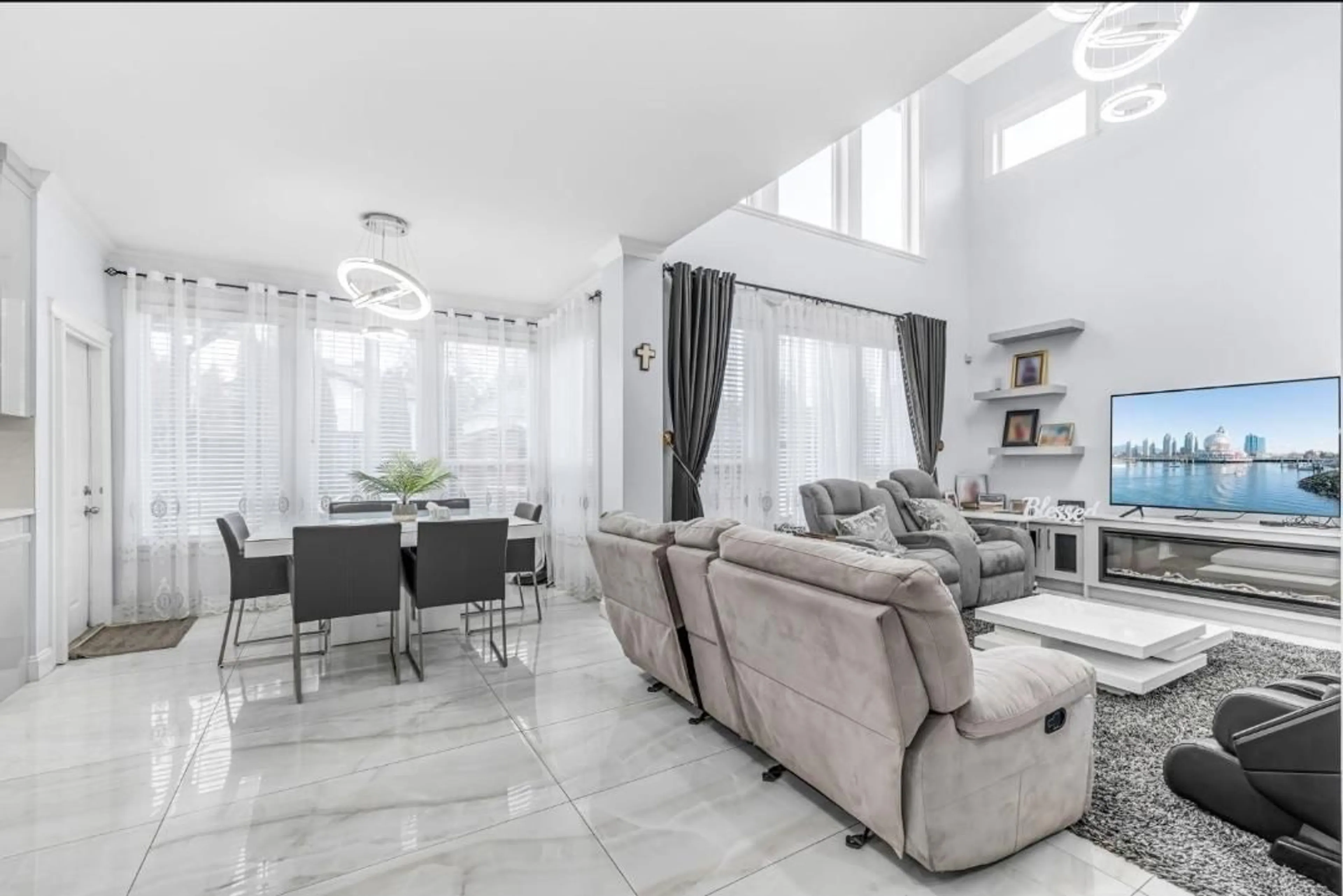 Living room with furniture, unknown for 15039 69 AVENUE, Surrey British Columbia V3S0X1