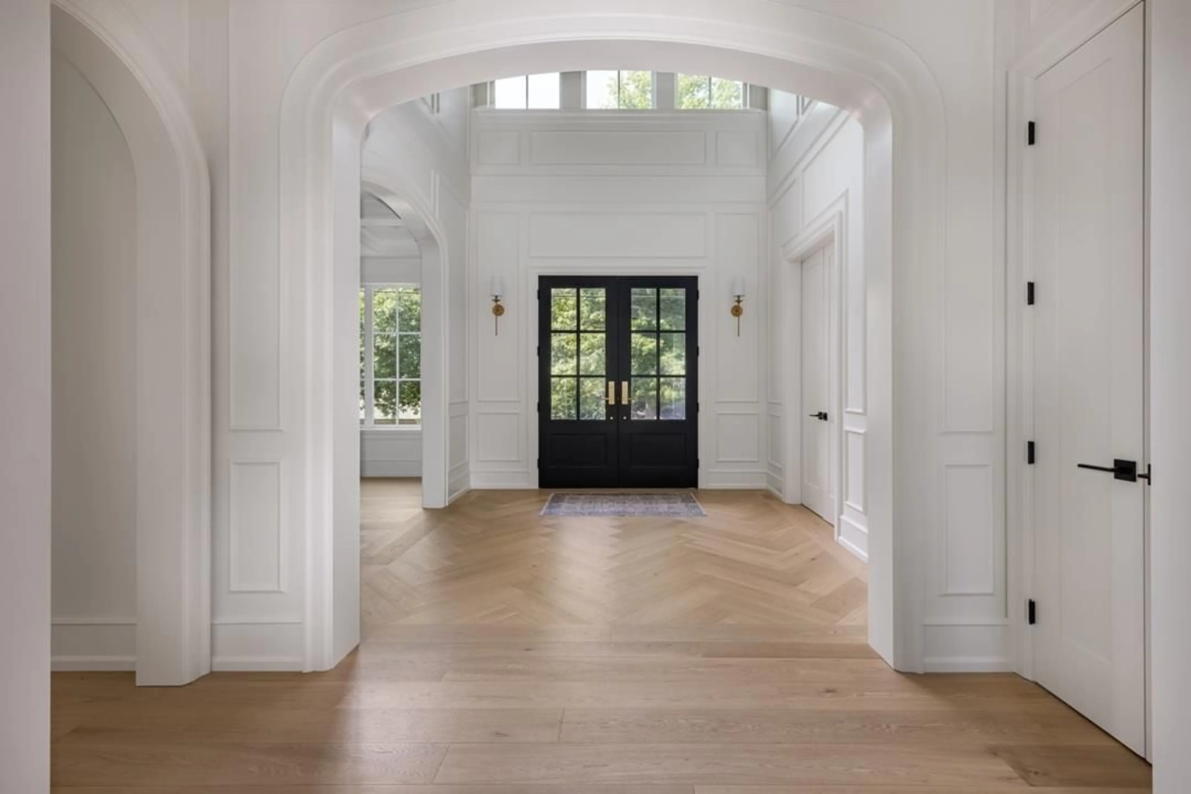 Indoor entryway for 1688 127 STREET, Surrey British Columbia V4A3S1