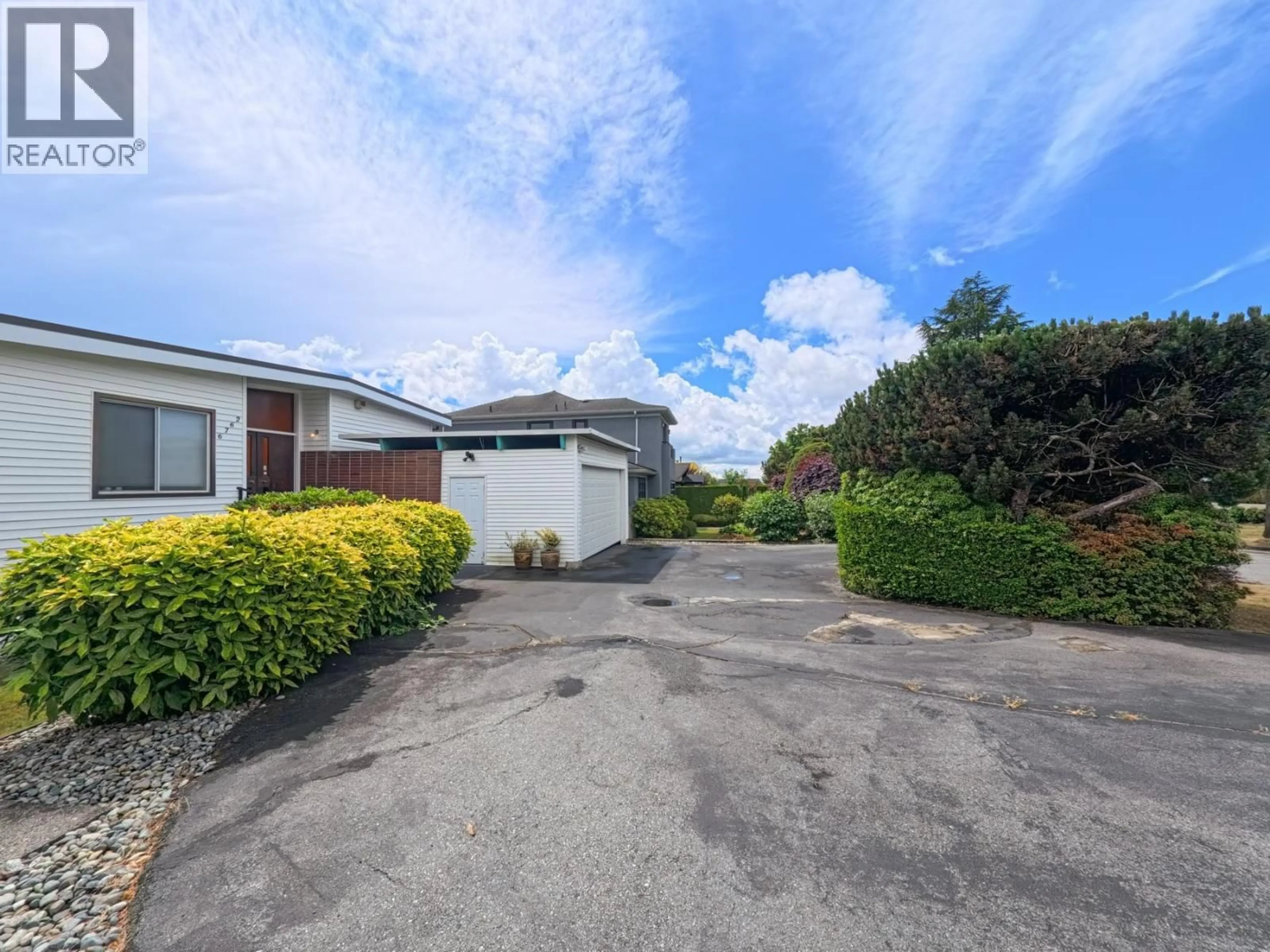 A pic from outside/outdoor area/front of a property/back of a property/a pic from drone, street for 6762 NEAL STREET, Vancouver British Columbia V6P3N5