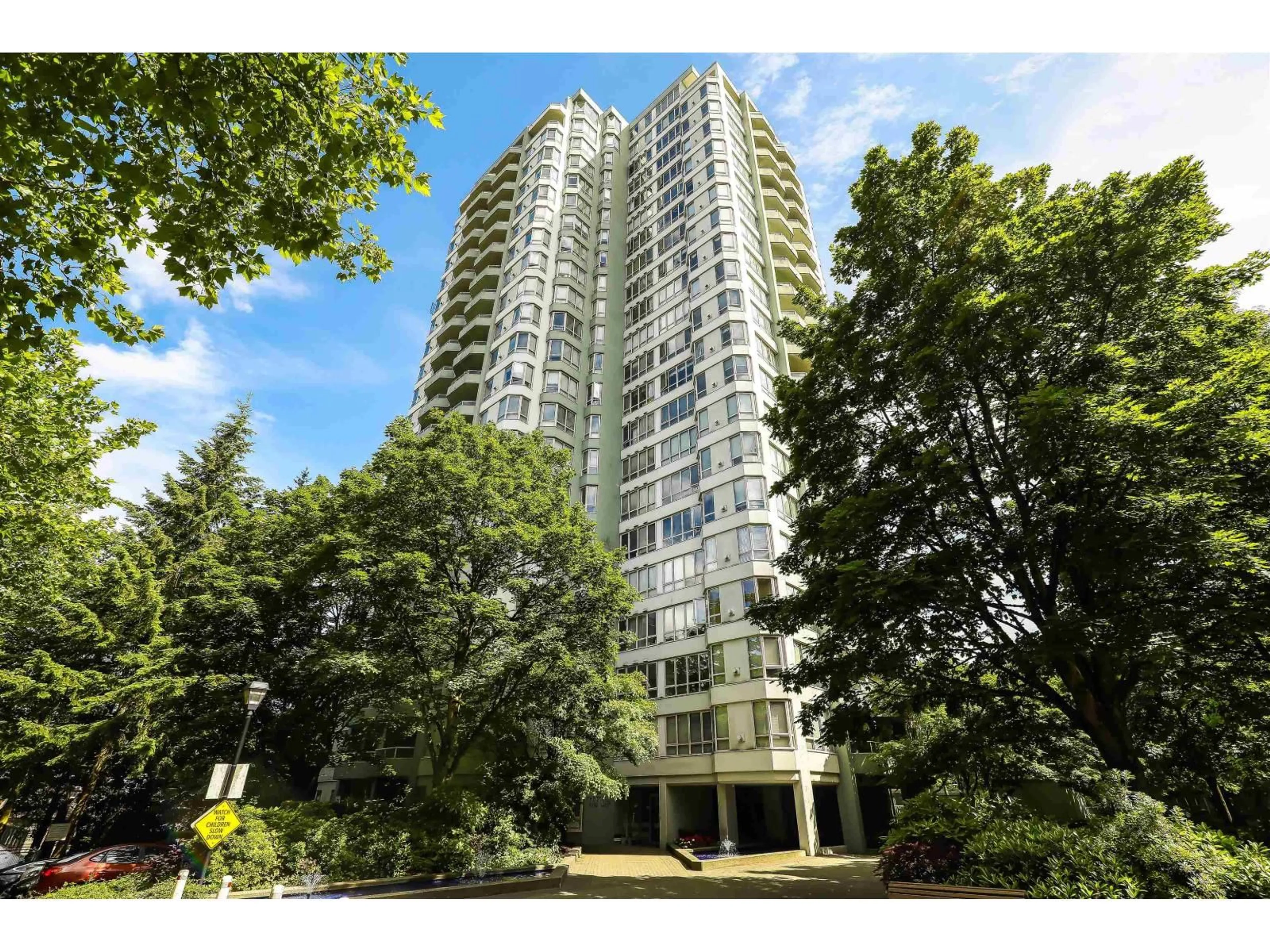 Indoor foyer for 808 - 10082 148 STREET, Surrey British Columbia V3R0S3