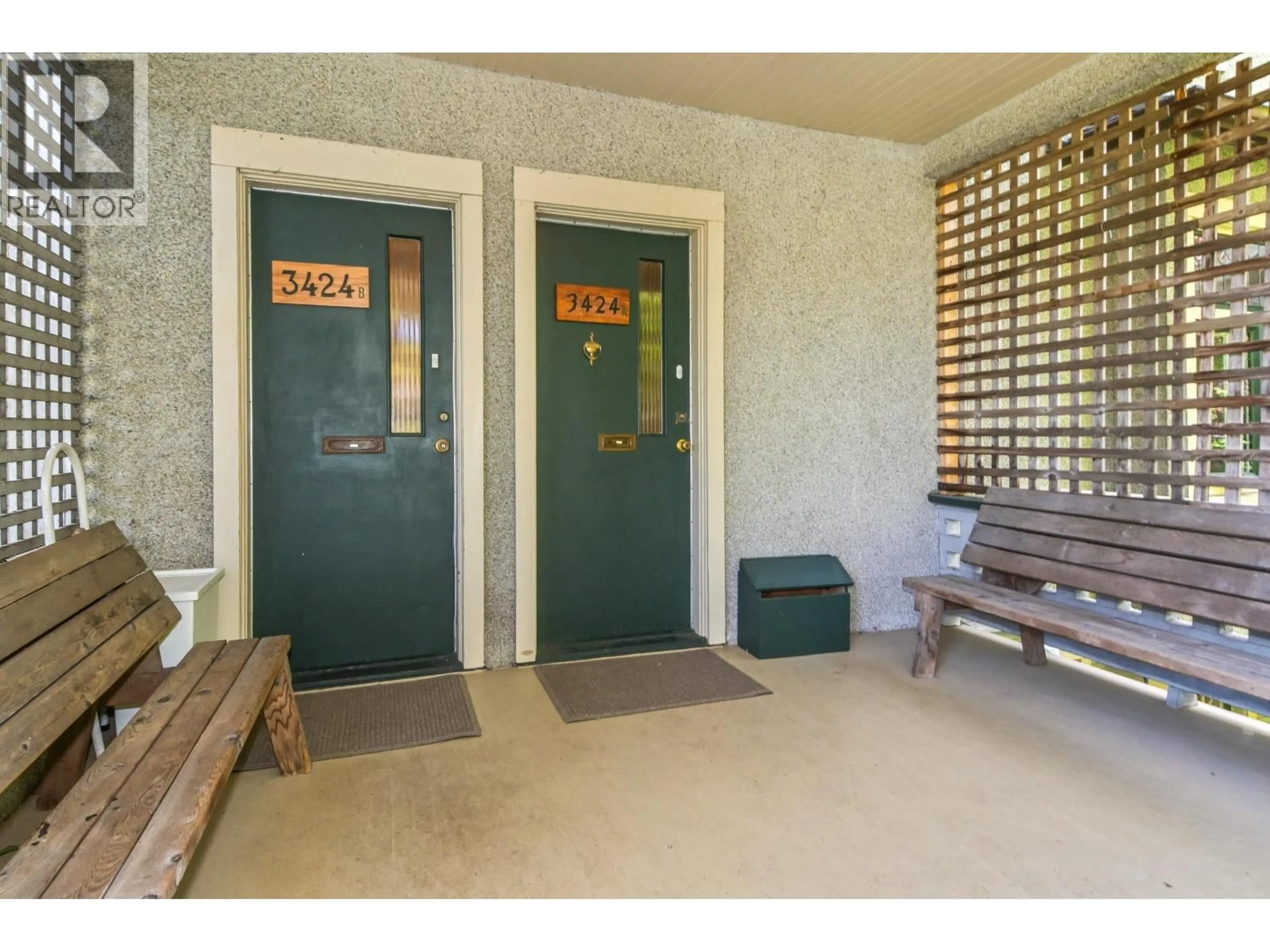 Indoor entryway for 3422 - - 3424 2ND AVENUE, Vancouver British Columbia V6R1J2