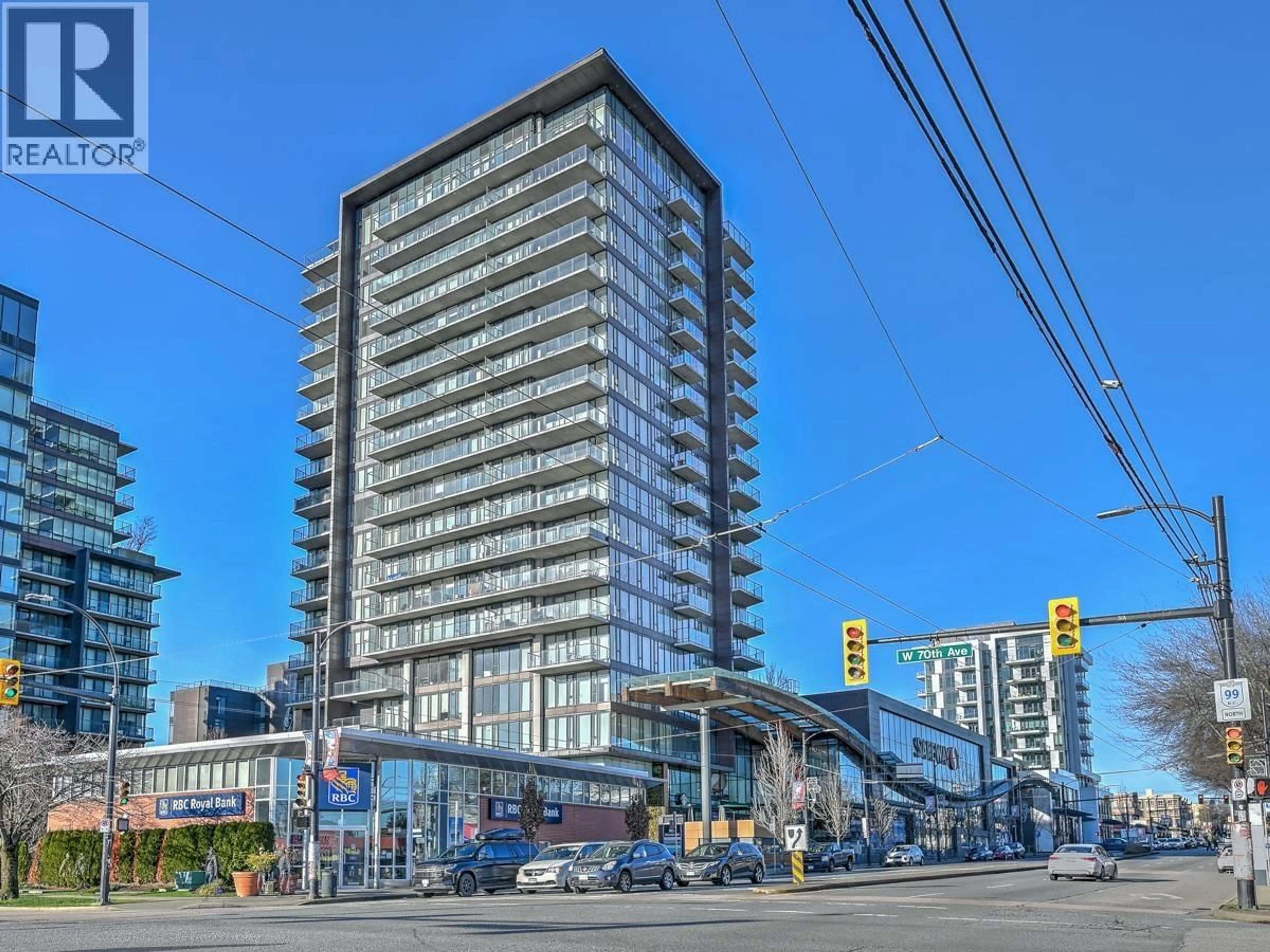 Indoor foyer for 803 - 8555 GRANVILLE STREET, Vancouver British Columbia V6P0C3