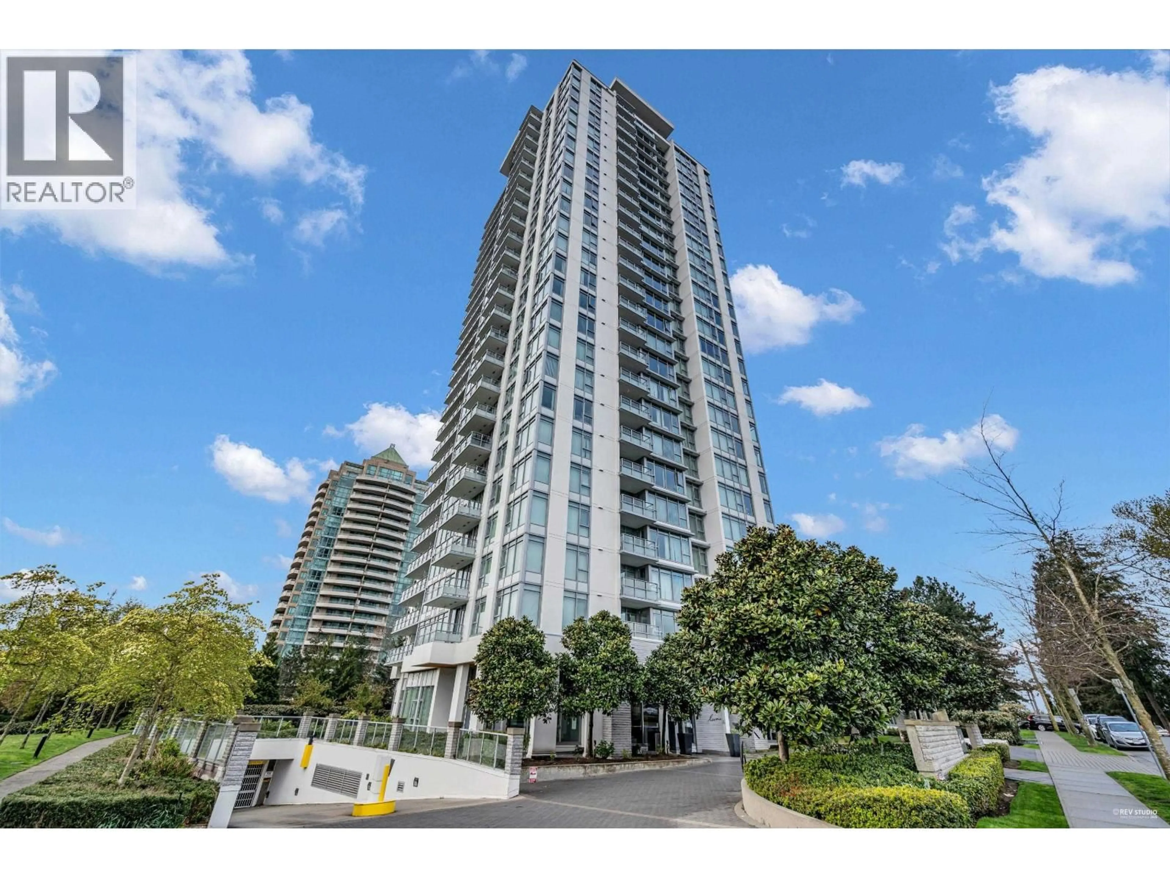 A pic from outside/outdoor area/front of a property/back of a property/a pic from drone, unknown for 2005 - 6688 ARCOLA STREET, Burnaby British Columbia V5E0B3