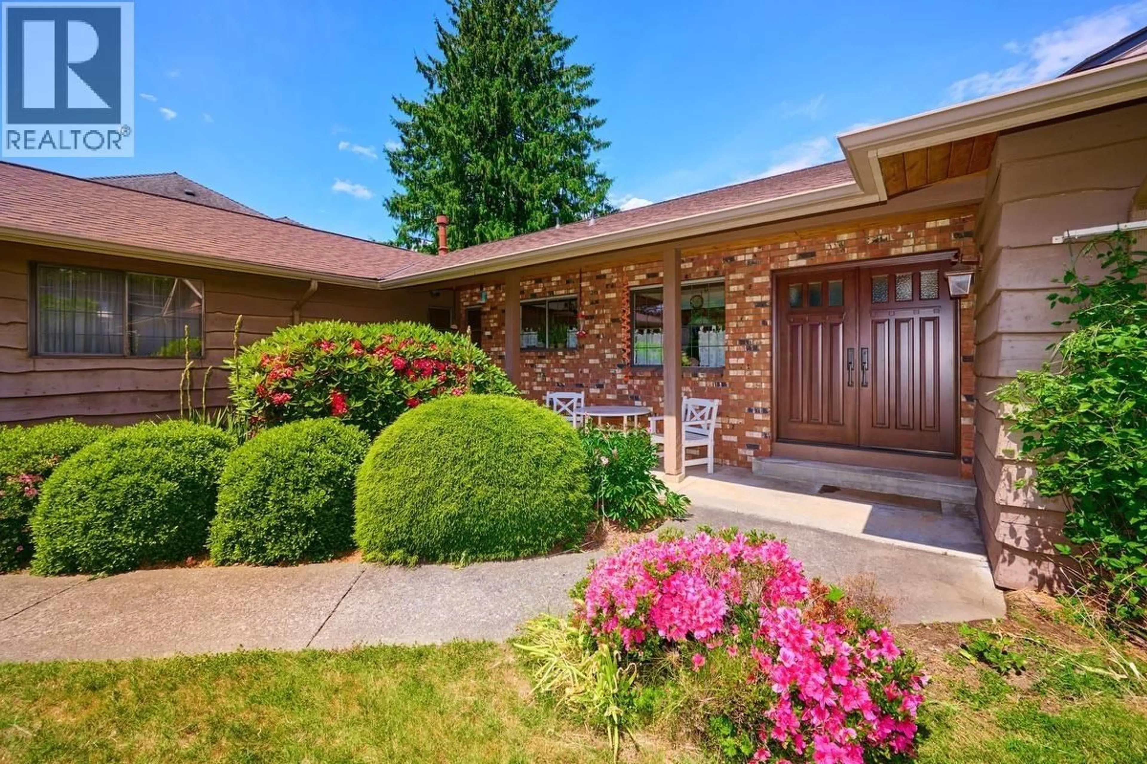 Home with brick exterior material, unknown for 19437 119B AVENUE, Pitt Meadows British Columbia V3Y1J9