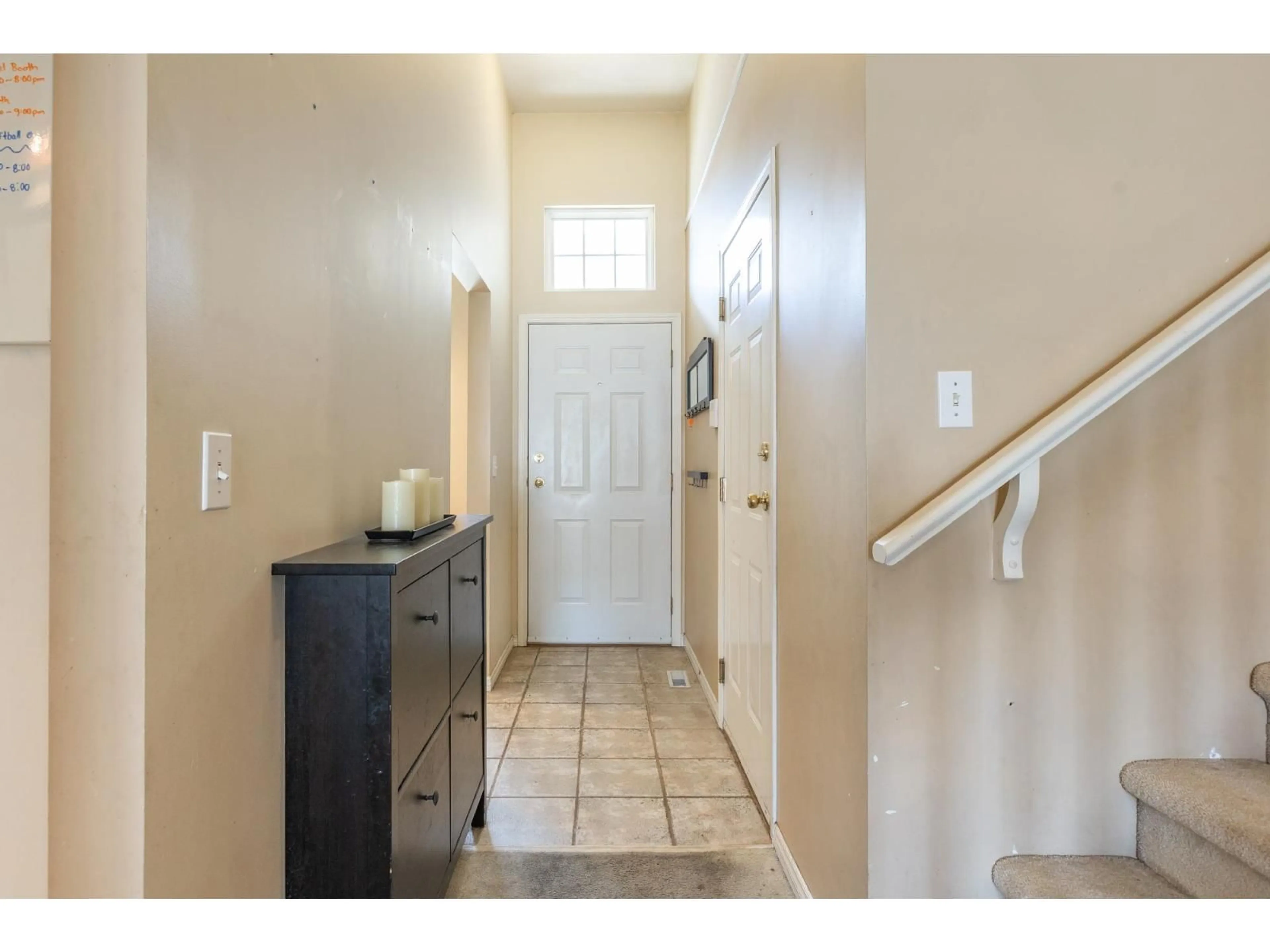Indoor entryway for 36 - 20788 87 AVENUE, Langley British Columbia V1M3W7