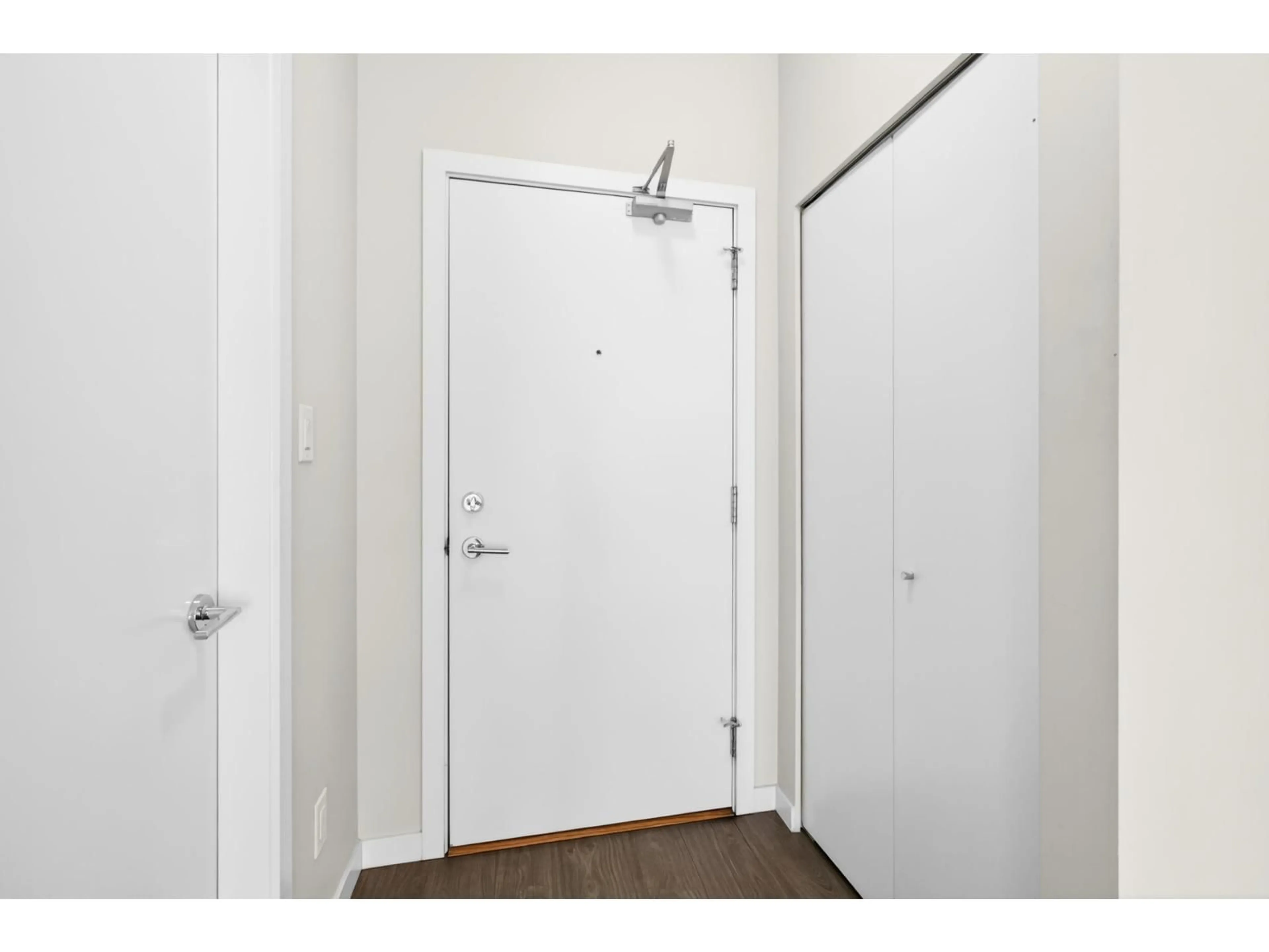 Indoor entryway for 523 - 13768 108 AVENUE, Surrey British Columbia V3T0L9