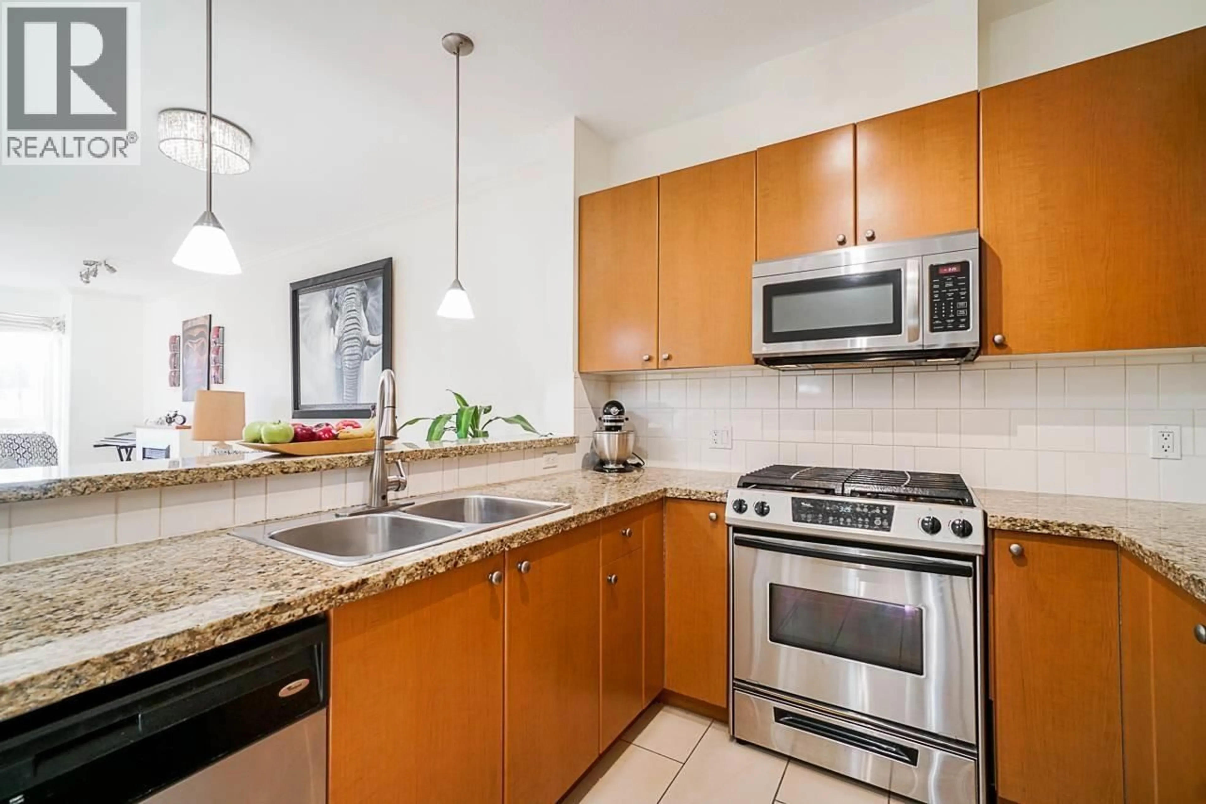 Standard kitchen, ceramic/tile floor for 407 - 14 ROYAL AVENUE, New Westminster British Columbia V3L5W5