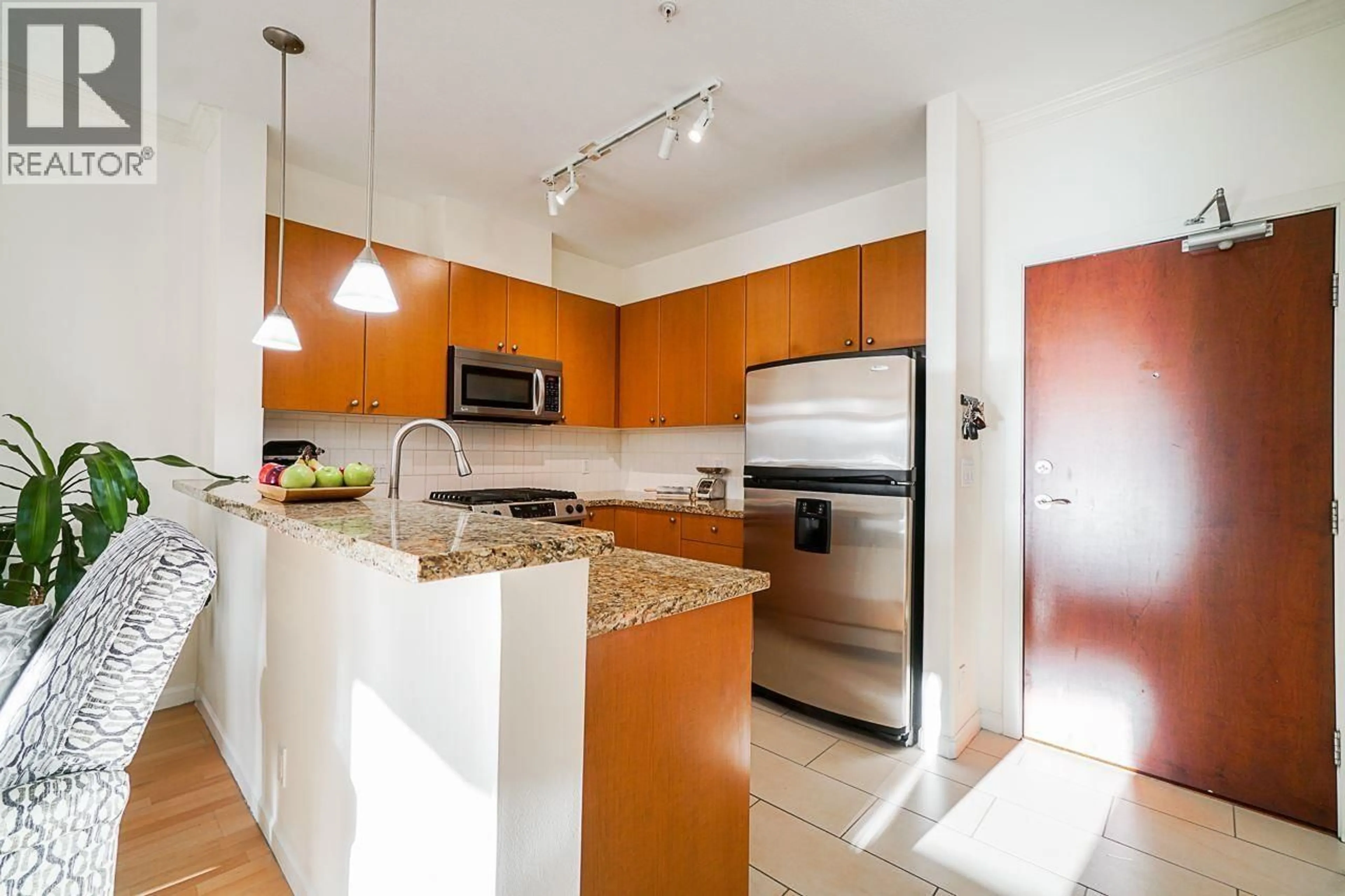 Open concept kitchen, unknown for 407 - 14 ROYAL AVENUE, New Westminster British Columbia V3L5W5