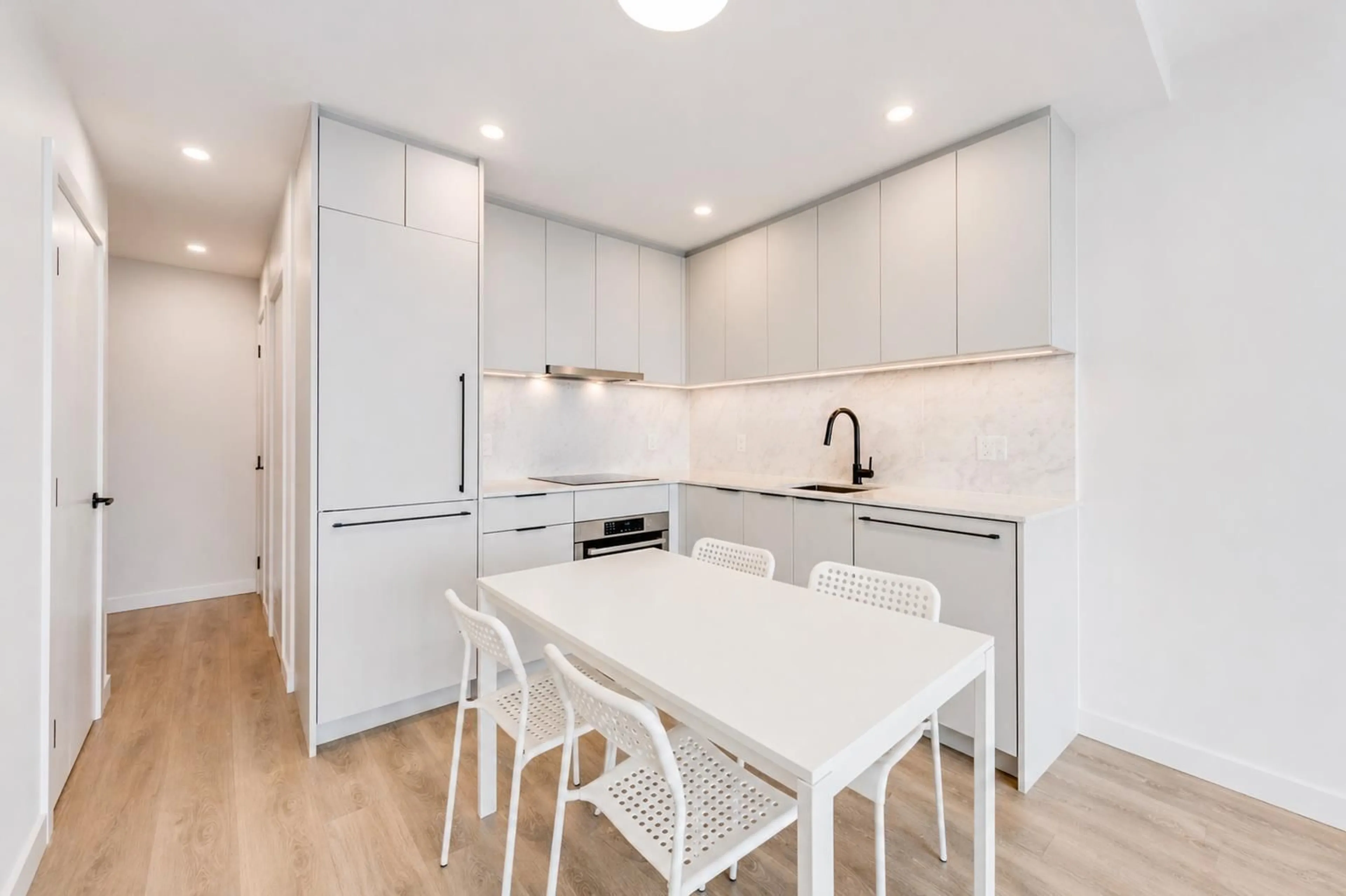 Unknown for 2207 - 13685 102 AVENUE, Surrey British Columbia V3T1N7