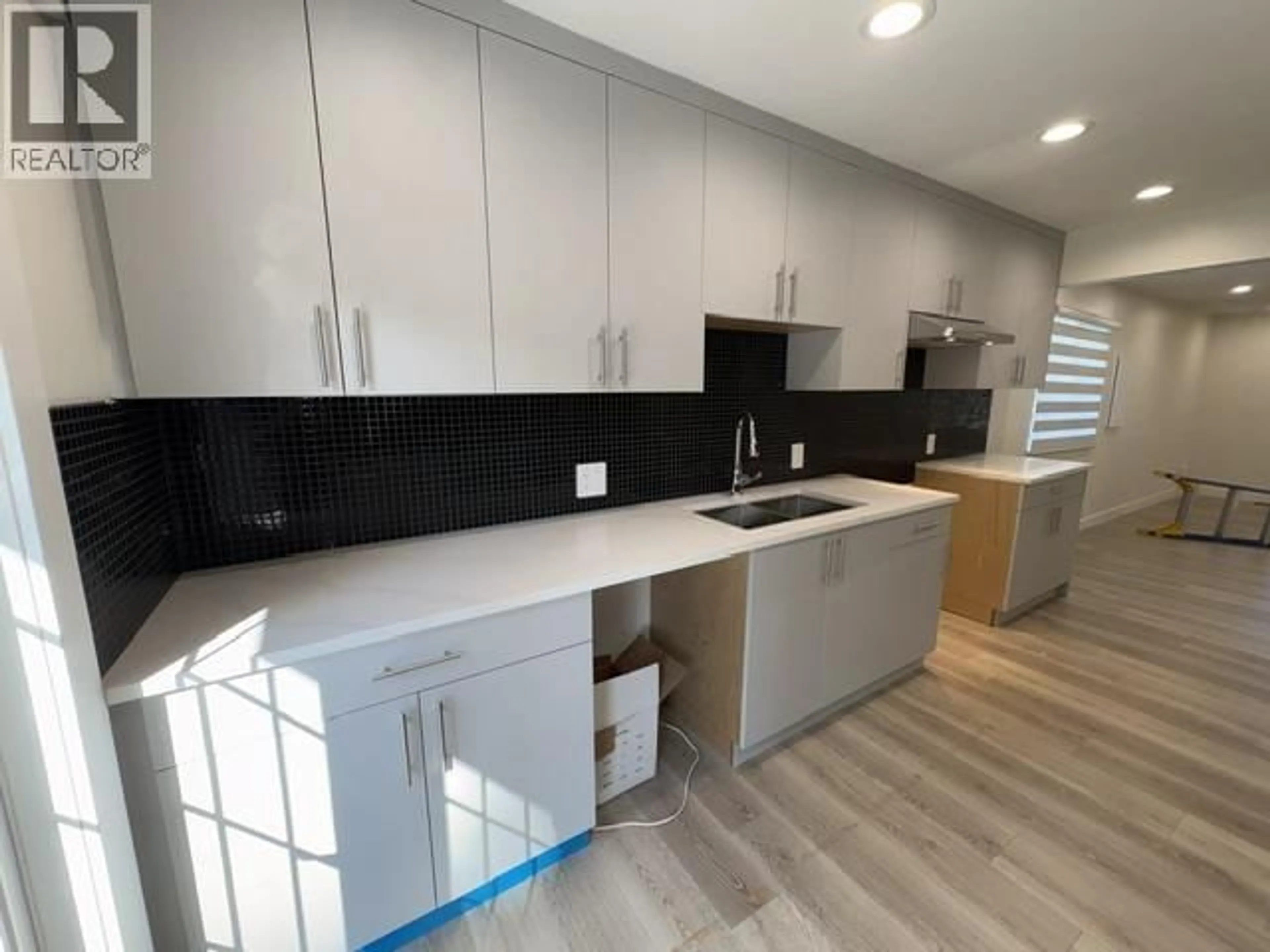 Contemporary kitchen, ceramic/tile floor for 20309 LORNE AVENUE, Maple Ridge British Columbia V2X1G2