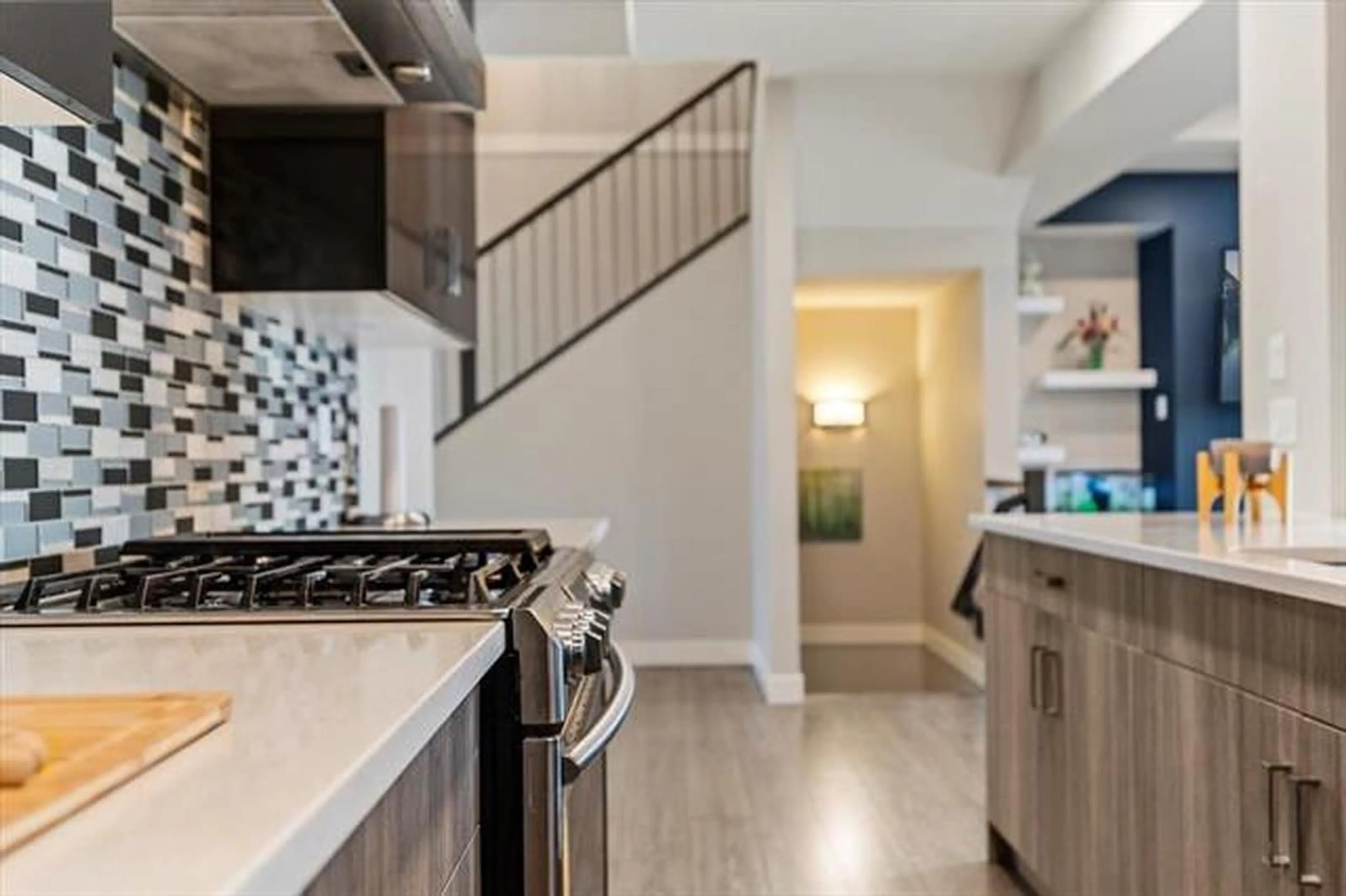 Open concept kitchen, ceramic/tile floor for 45582 MEADOWBROOK DRIVE, Chilliwack British Columbia V2P0G6