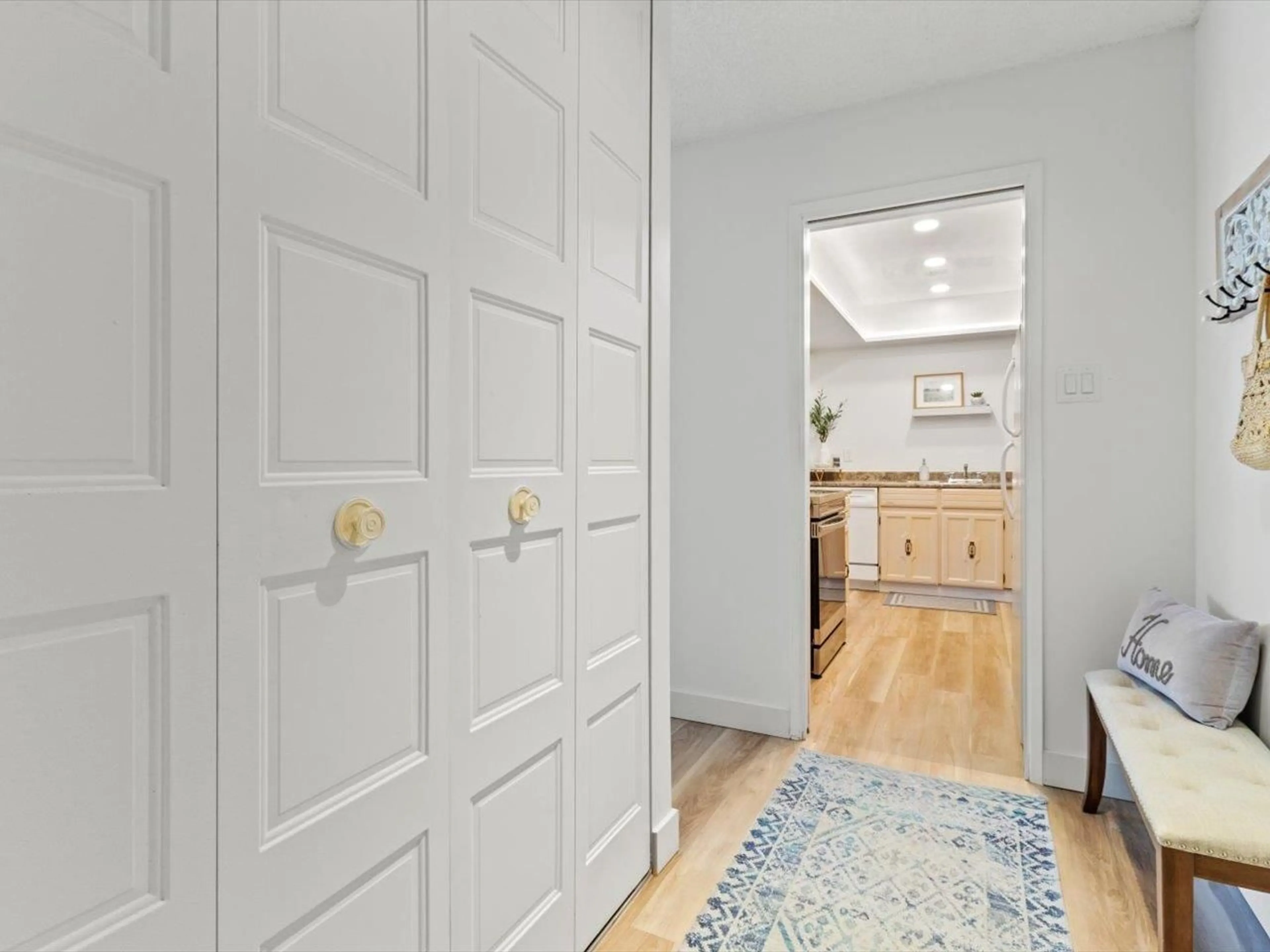 Indoor entryway for 302 - 1379 MERKLIN STREET, White Rock British Columbia V4B4C2