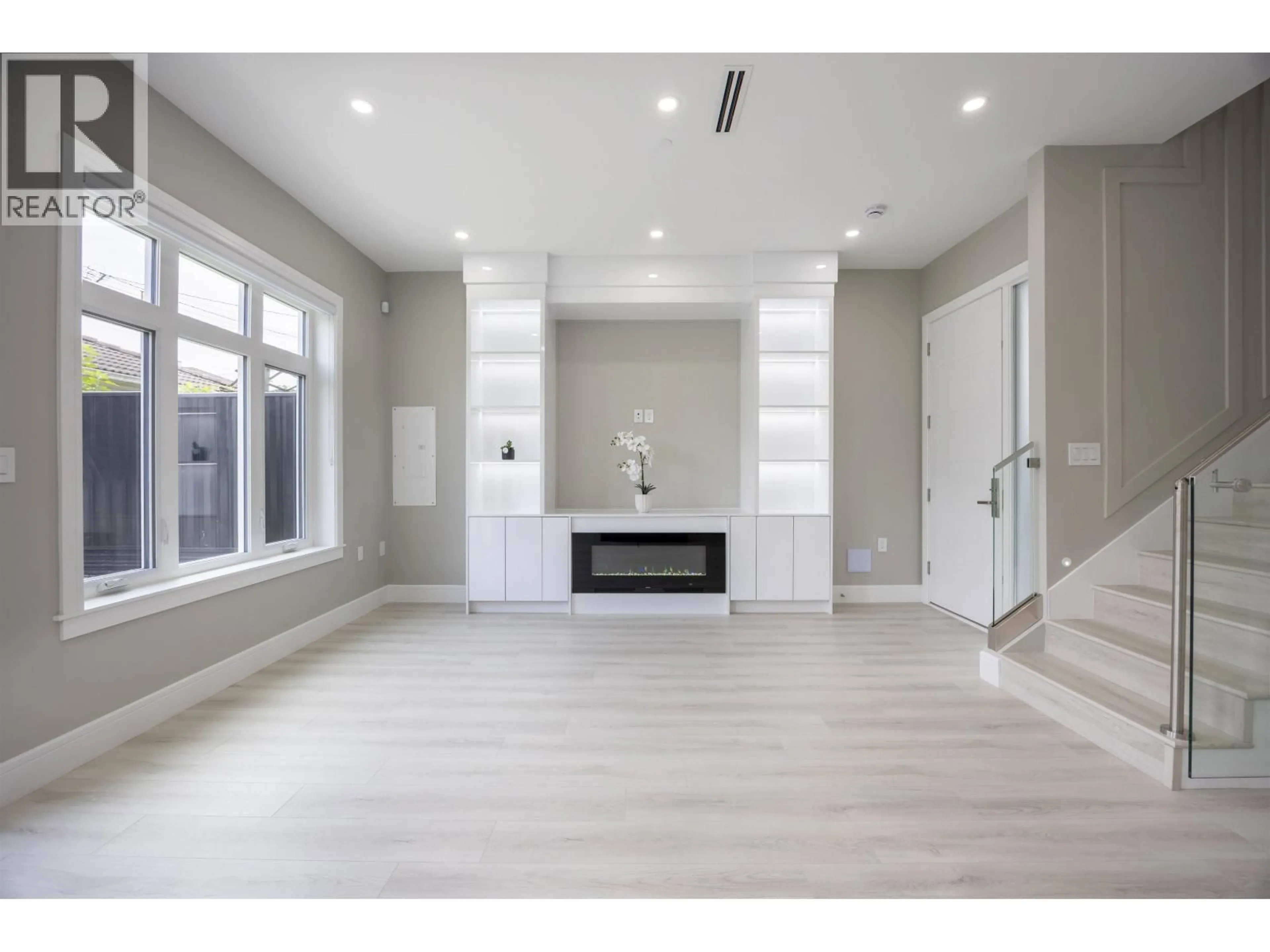 Unknown for 2 - 5808 LANARK STREET, Vancouver British Columbia V5P2Y4
