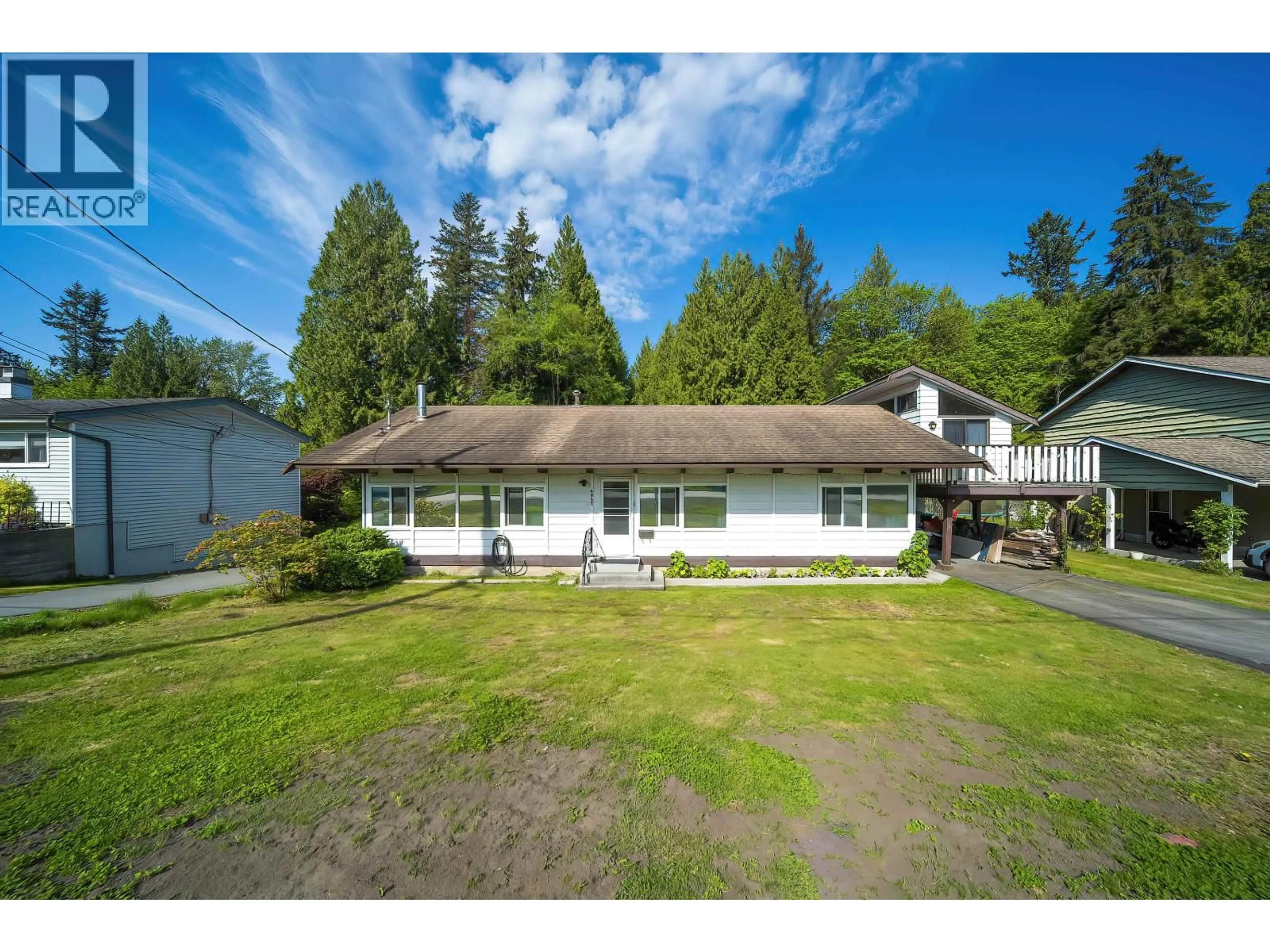 A pic from outside/outdoor area/front of a property/back of a property/a pic from drone, unknown for 4067 SEFTON STREET, Port Coquitlam British Columbia V3B3S5