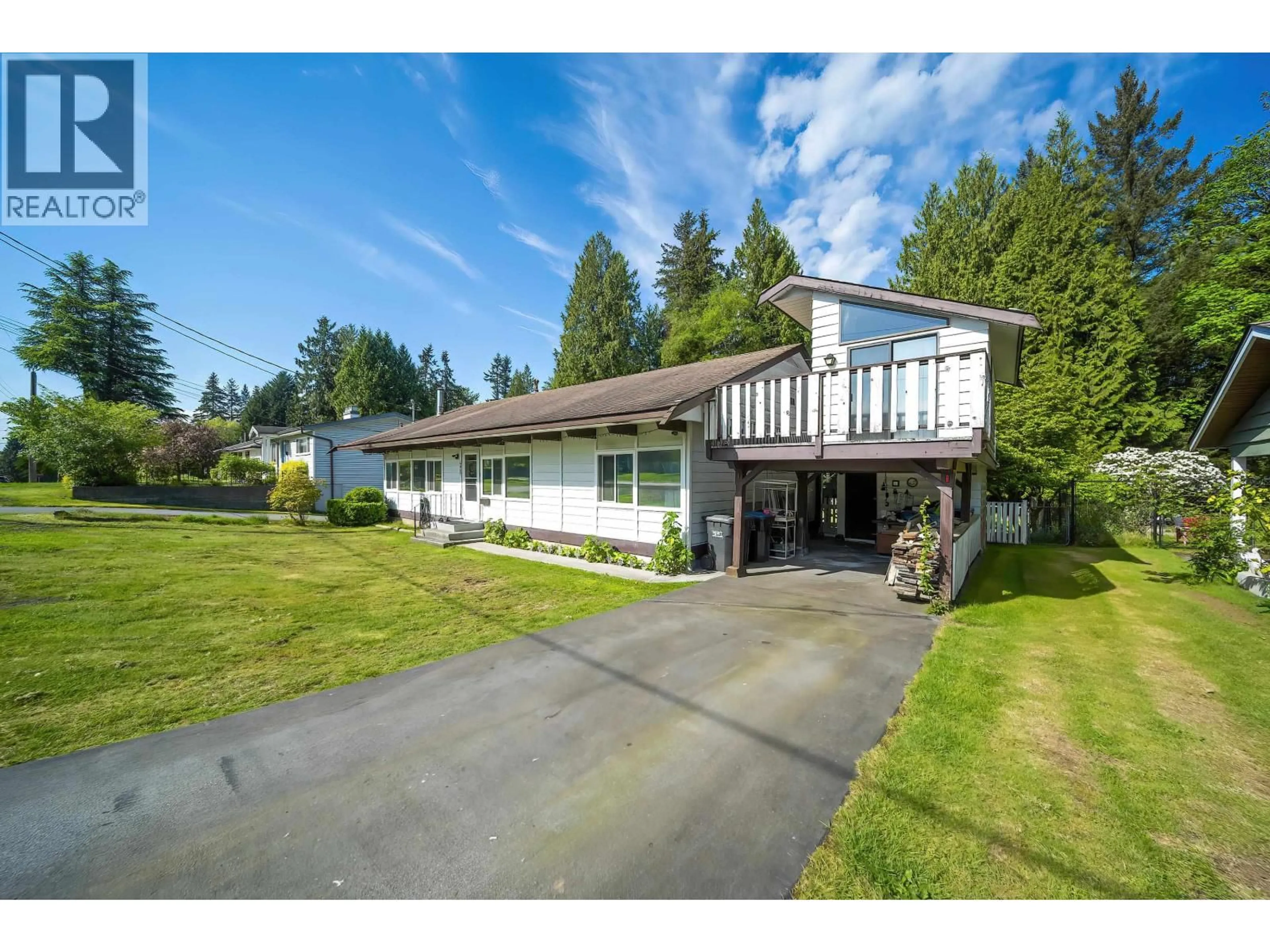 A pic from outside/outdoor area/front of a property/back of a property/a pic from drone, unknown for 4067 SEFTON STREET, Port Coquitlam British Columbia V3B3S5