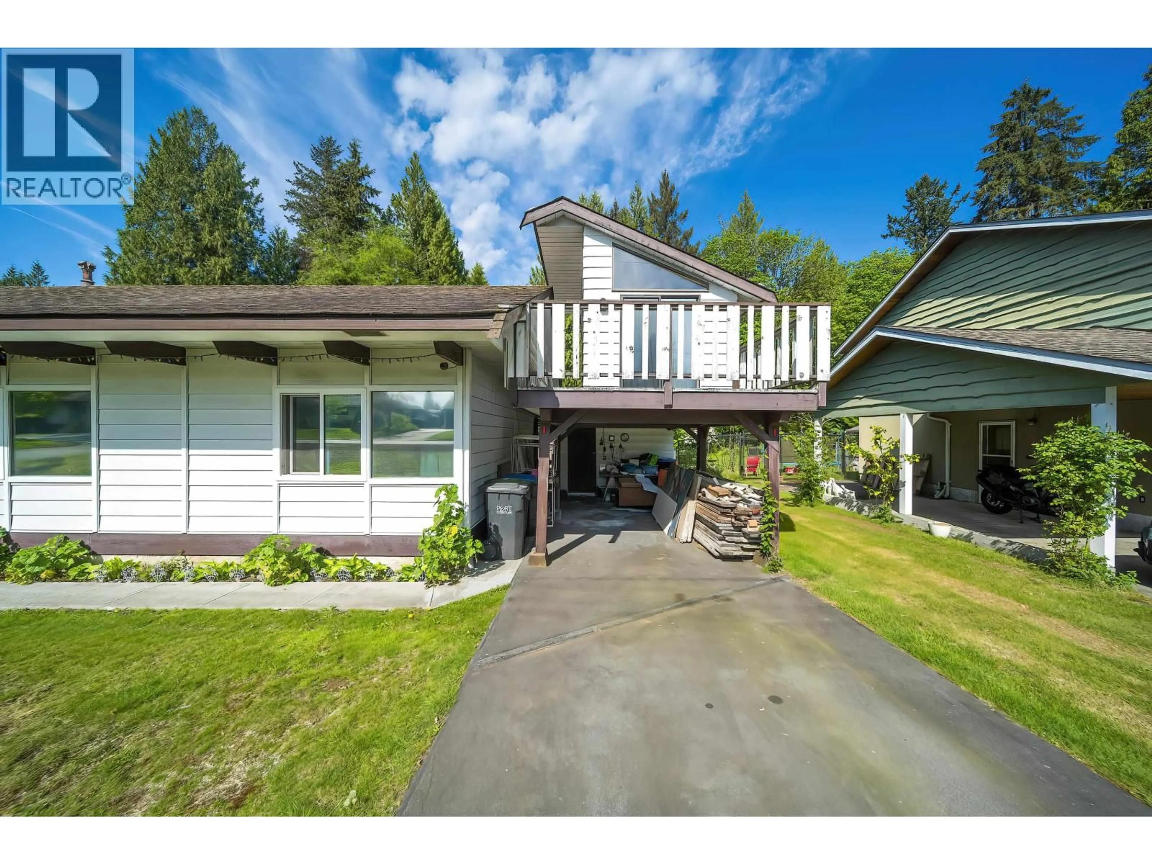 A pic from outside/outdoor area/front of a property/back of a property/a pic from drone, unknown for 4067 SEFTON STREET, Port Coquitlam British Columbia V3B3S5