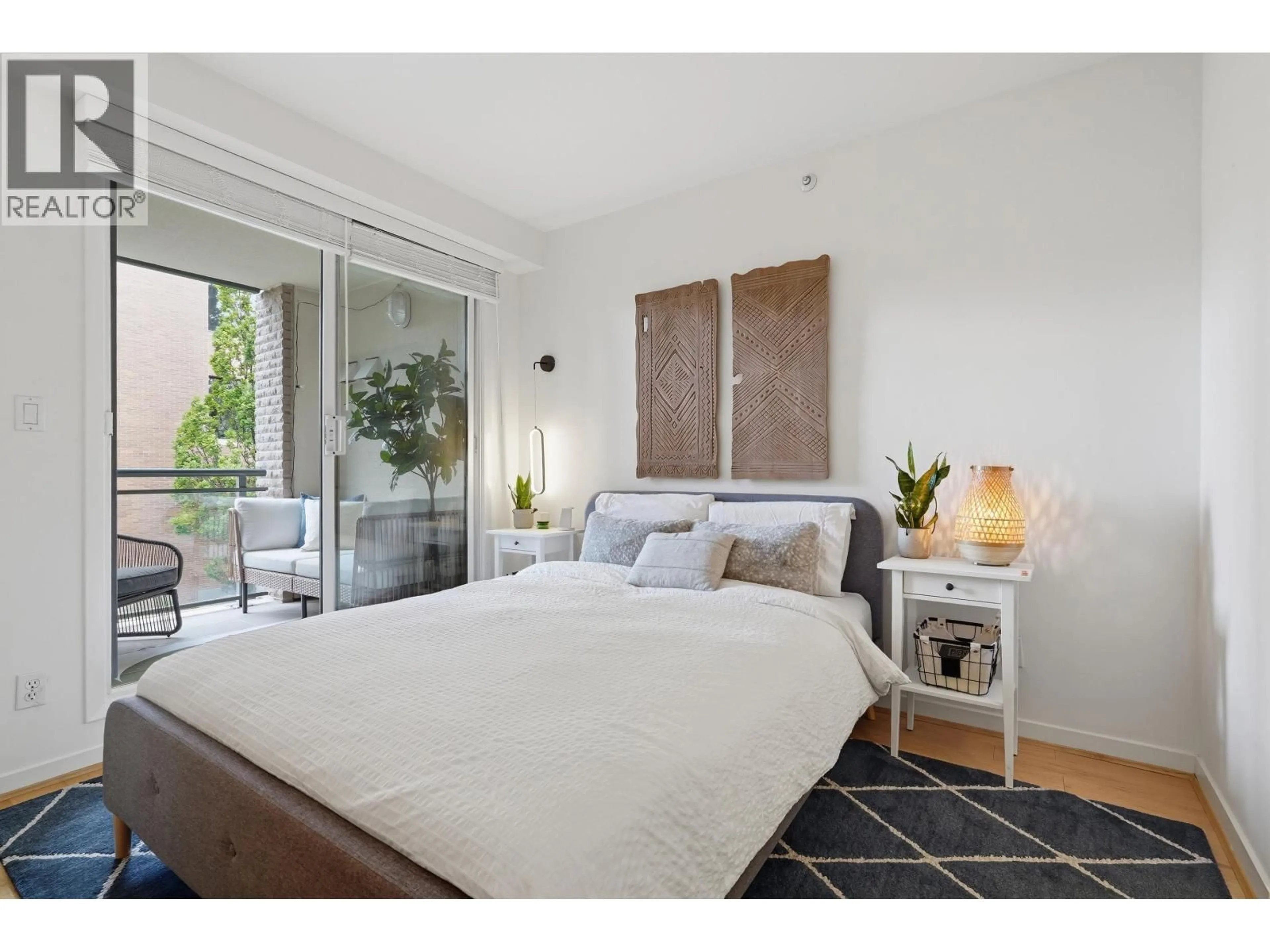 Bedroom with bed, unknown for 303 - 1888 YORK AVENUE, Vancouver British Columbia V6J5H8