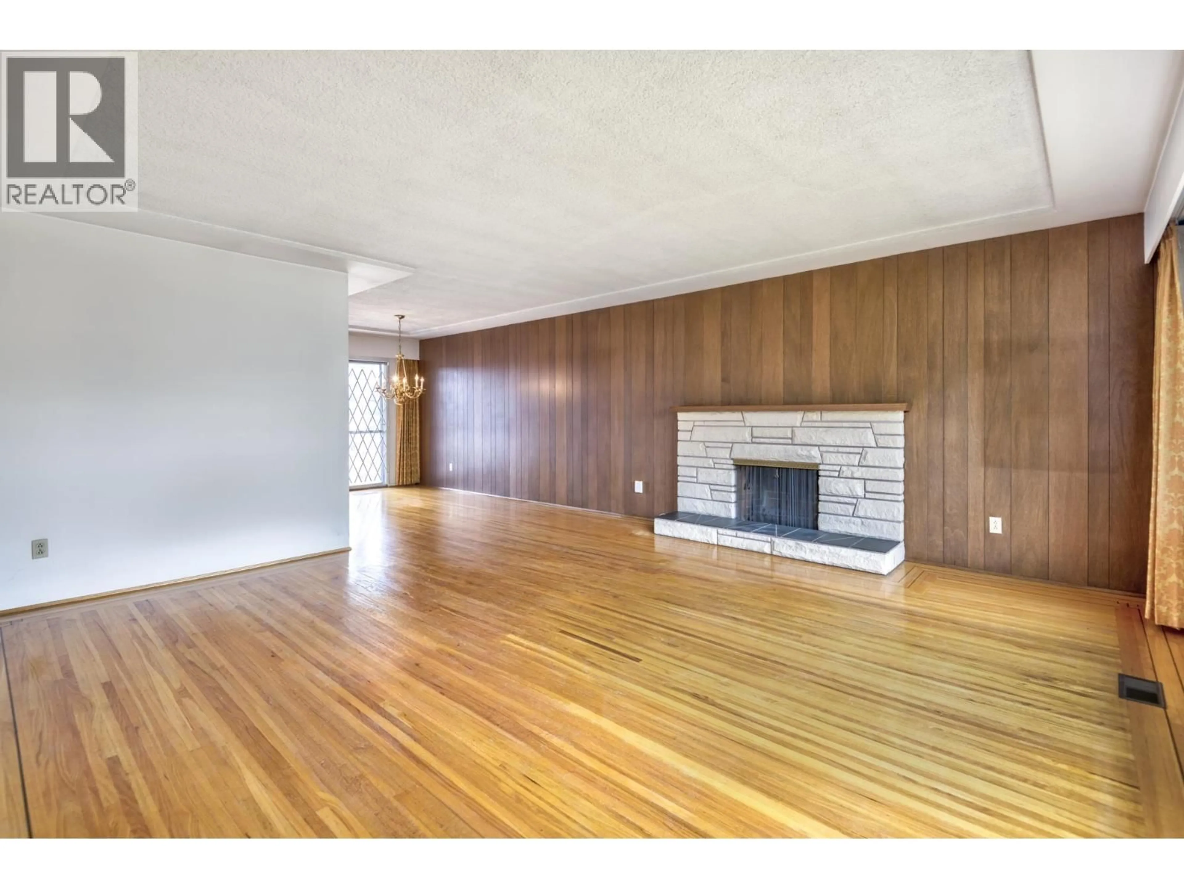 A pic of a room for 3053 16TH AVENUE, Vancouver British Columbia V5M2M4