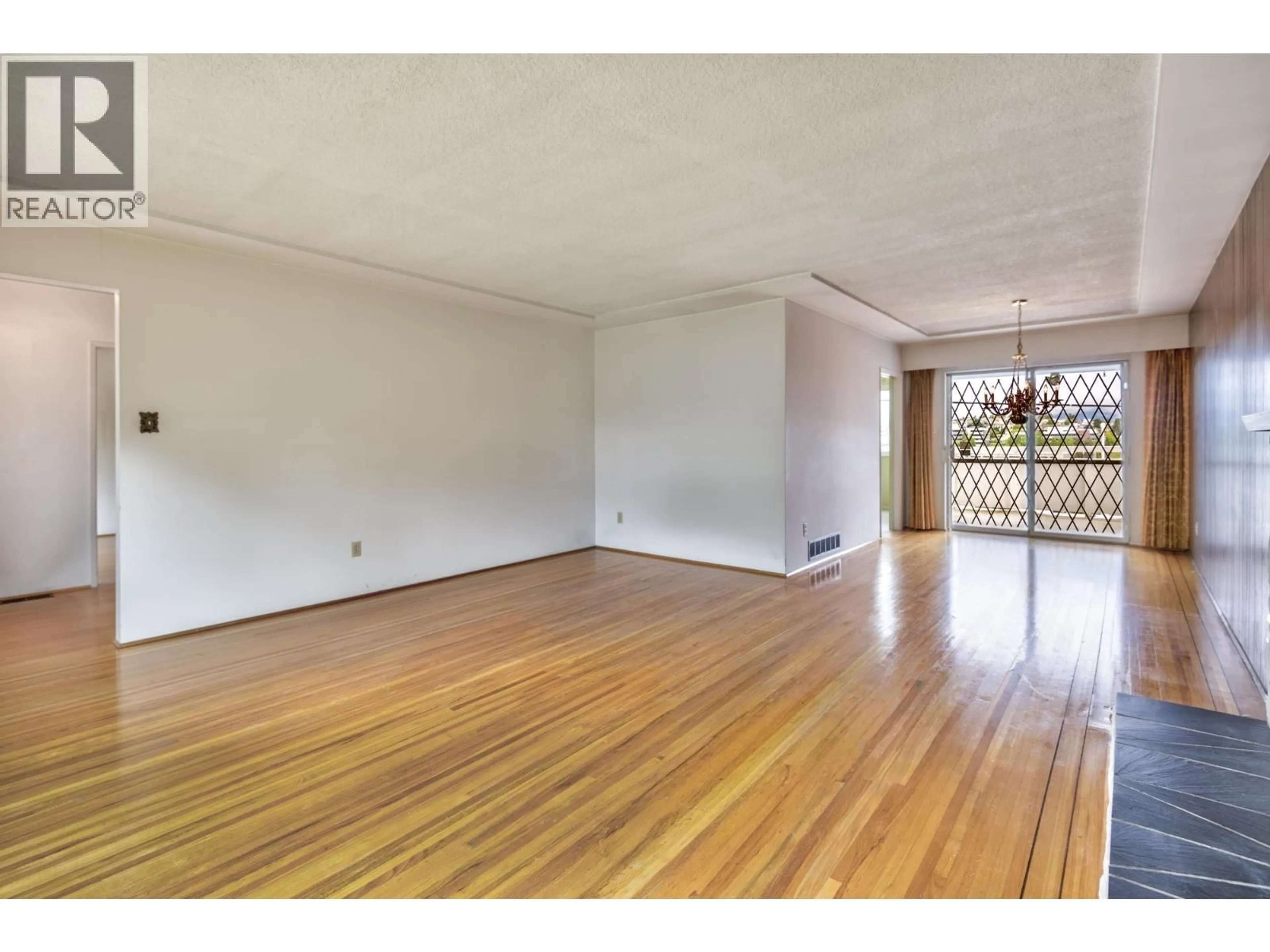 A pic of a room for 3053 16TH AVENUE, Vancouver British Columbia V5M2M4