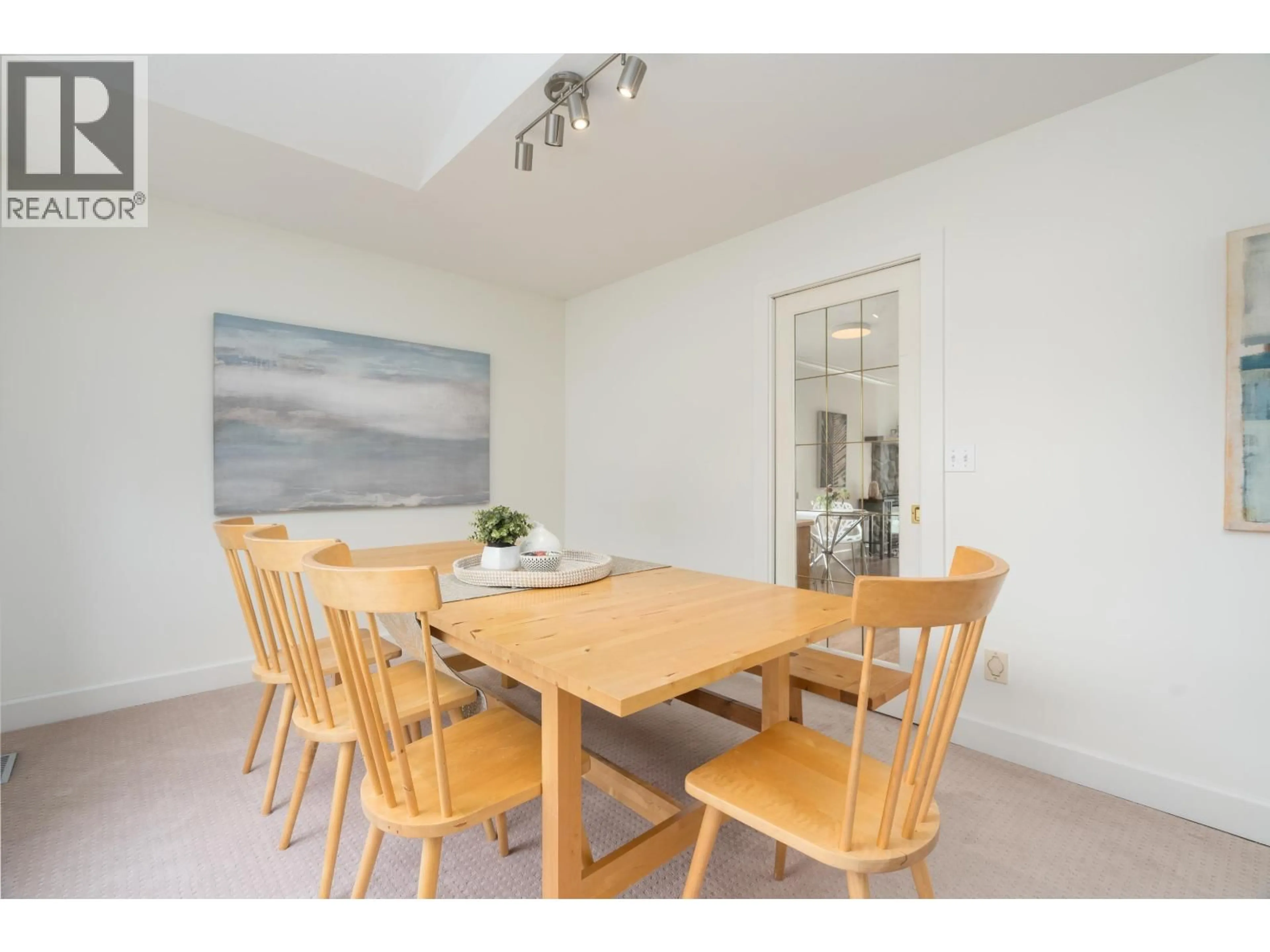 Dining room, wood/laminate floor for 3350 THOR COURT, Coquitlam British Columbia V3E3A7