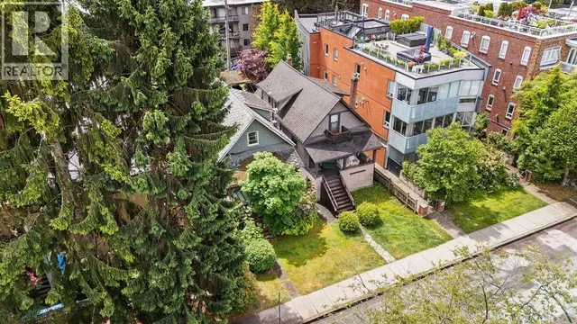 2012 YORK AVENUE, Vancouver 5