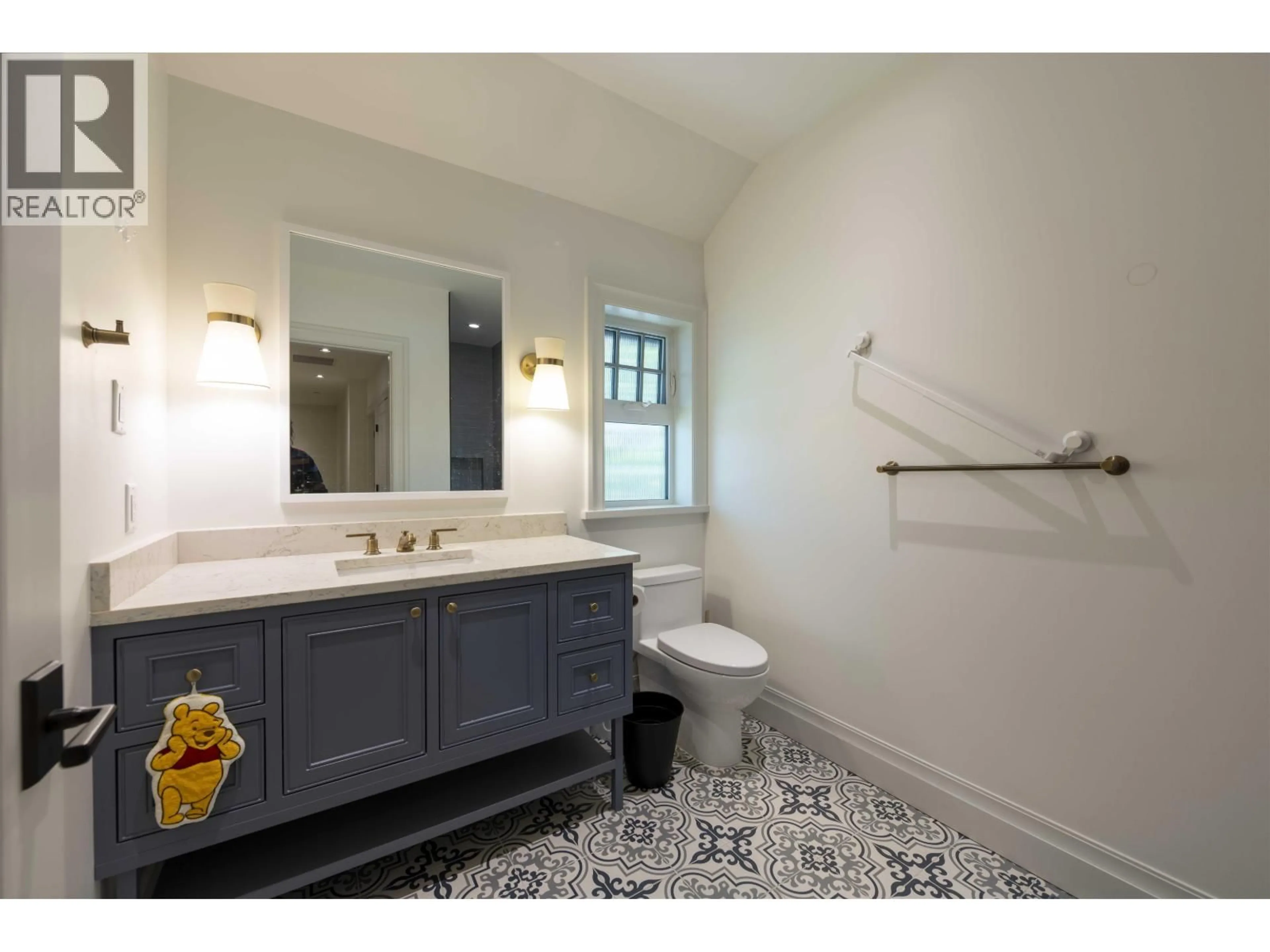 Standard bathroom, ceramic/tile floor for 2 - 1310 KING EDWARD AVENUE, Vancouver British Columbia V6H0C5