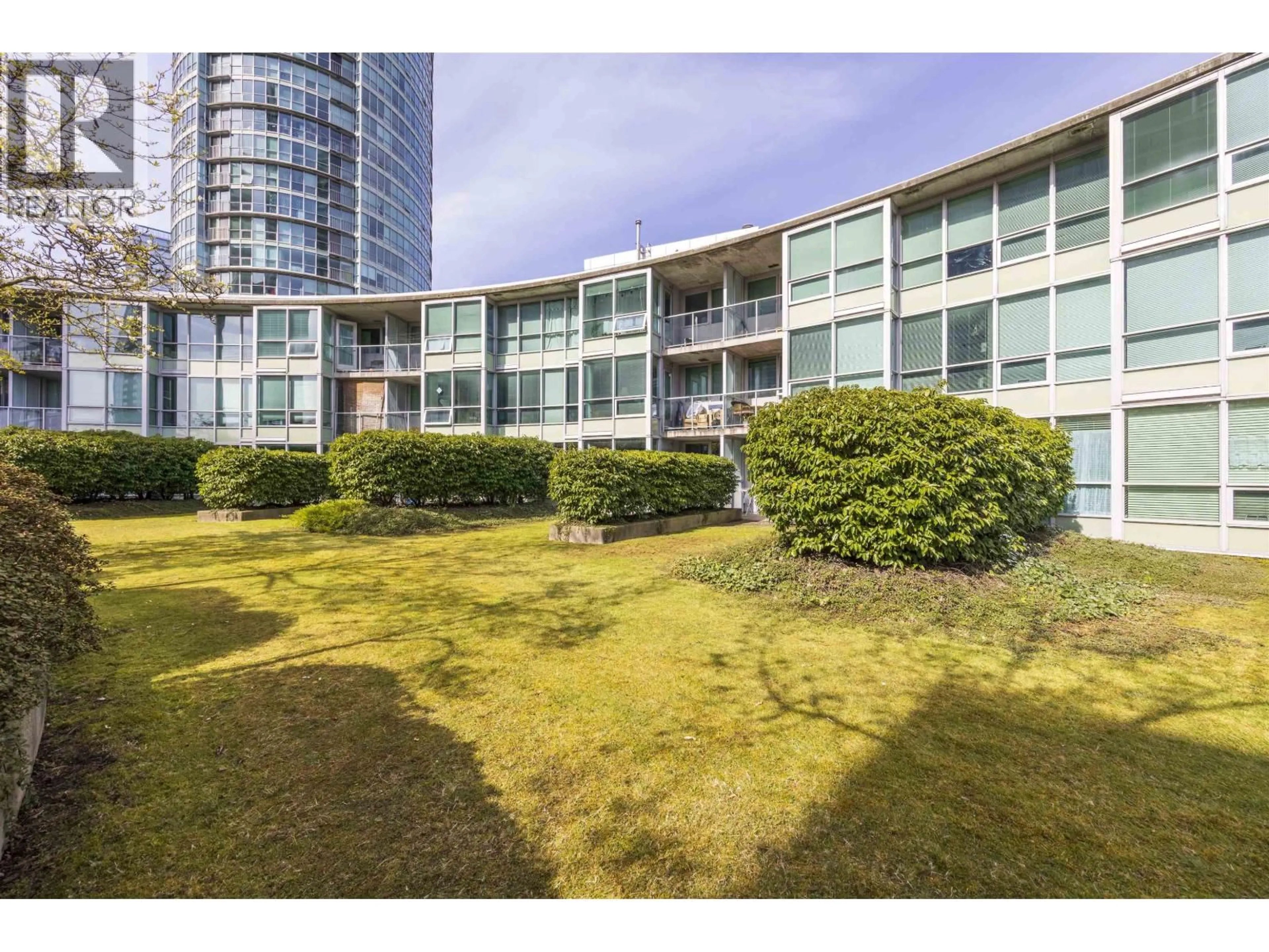 A pic from outside/outdoor area/front of a property/back of a property/a pic from drone, water/lake/river/ocean view for 611 - 6028 WILLINGDON, Burnaby British Columbia V5H4V1