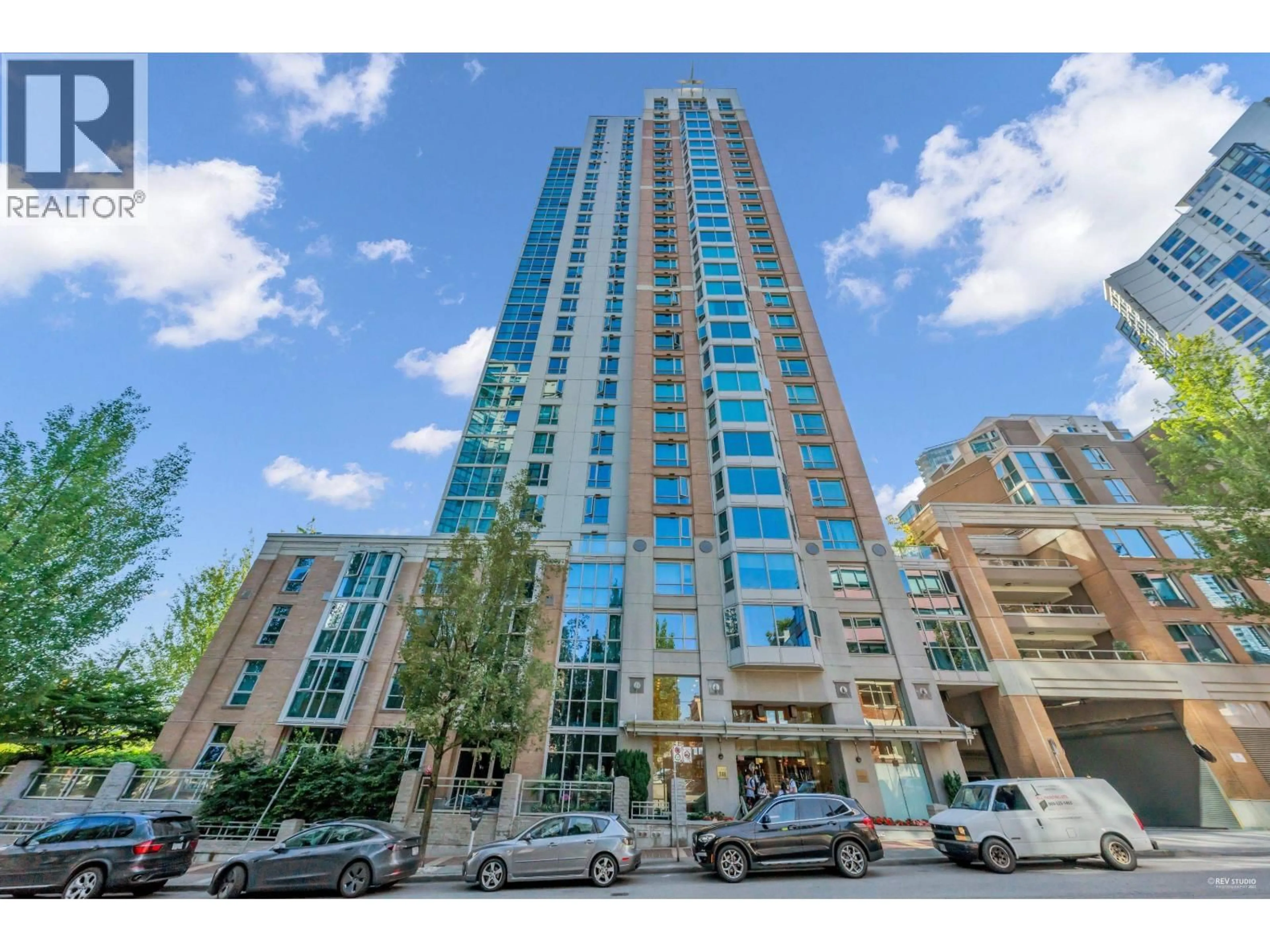 Indoor foyer for 507 - 388 DRAKE STREET, Vancouver British Columbia V6B6A8