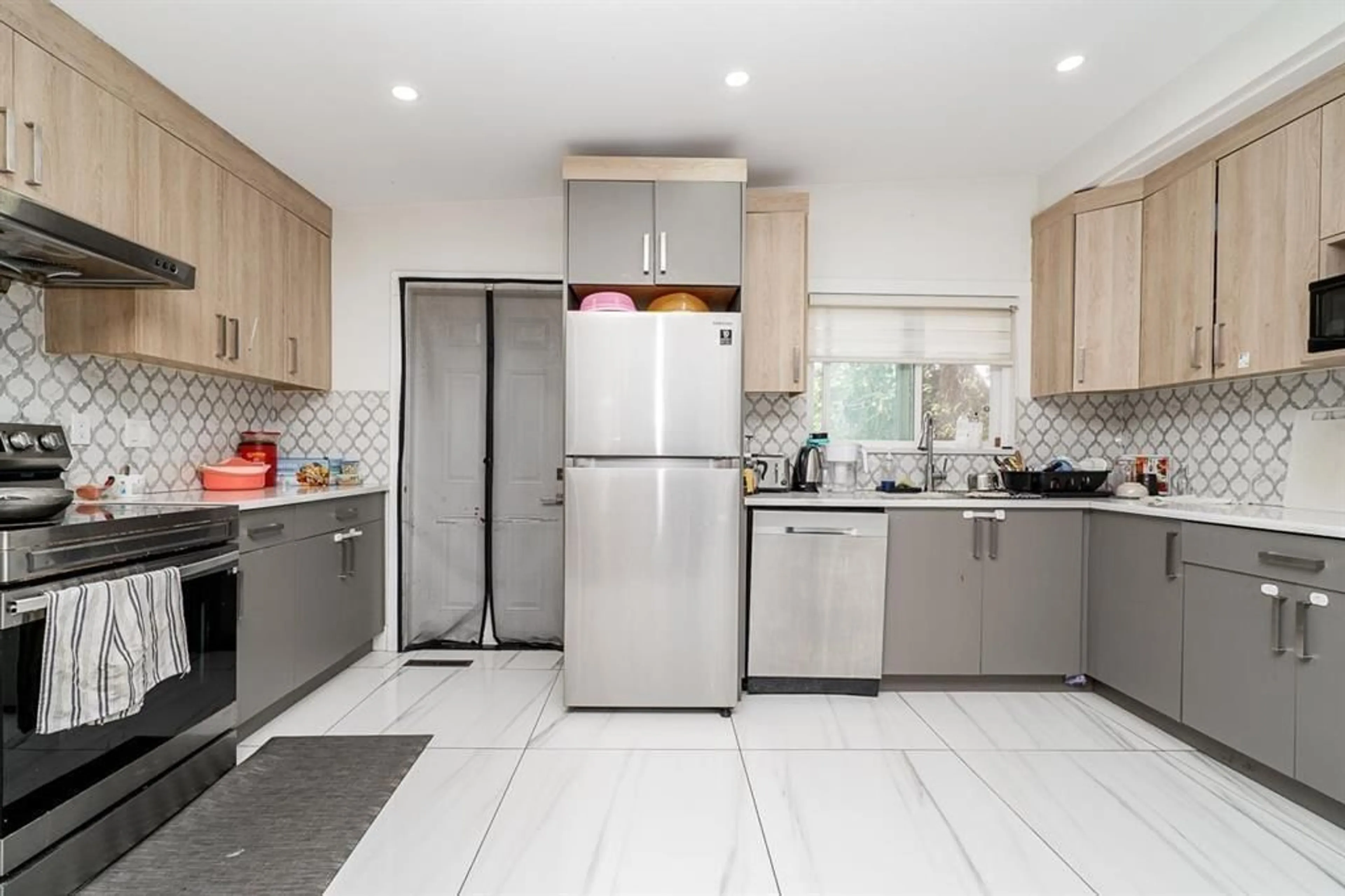 Unknown for 14125 75 AVENUE, Surrey British Columbia V3W2S9