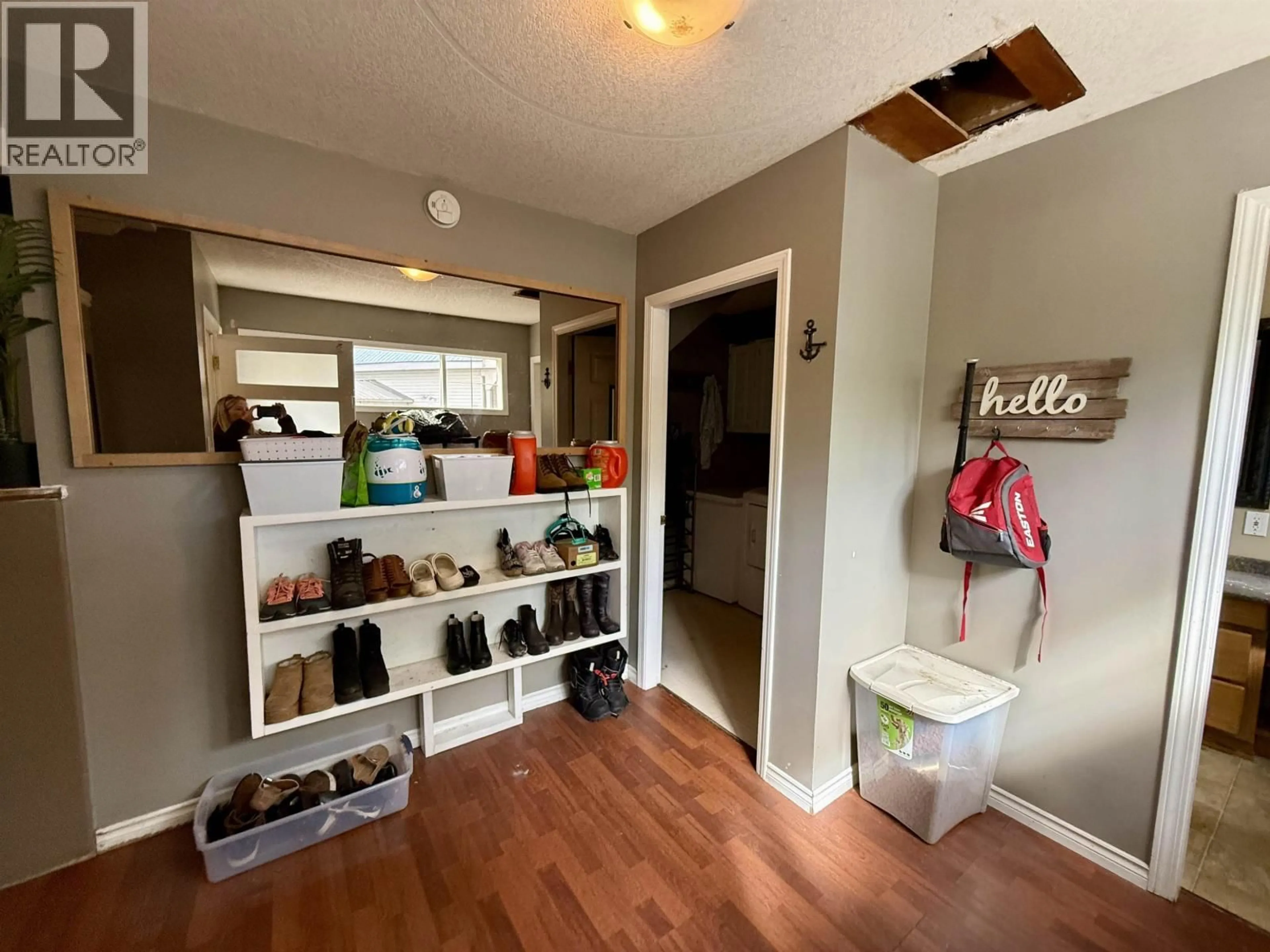 Indoor entryway for 6580 SALMON VALLEY ROAD, Prince George British Columbia V2K5W2
