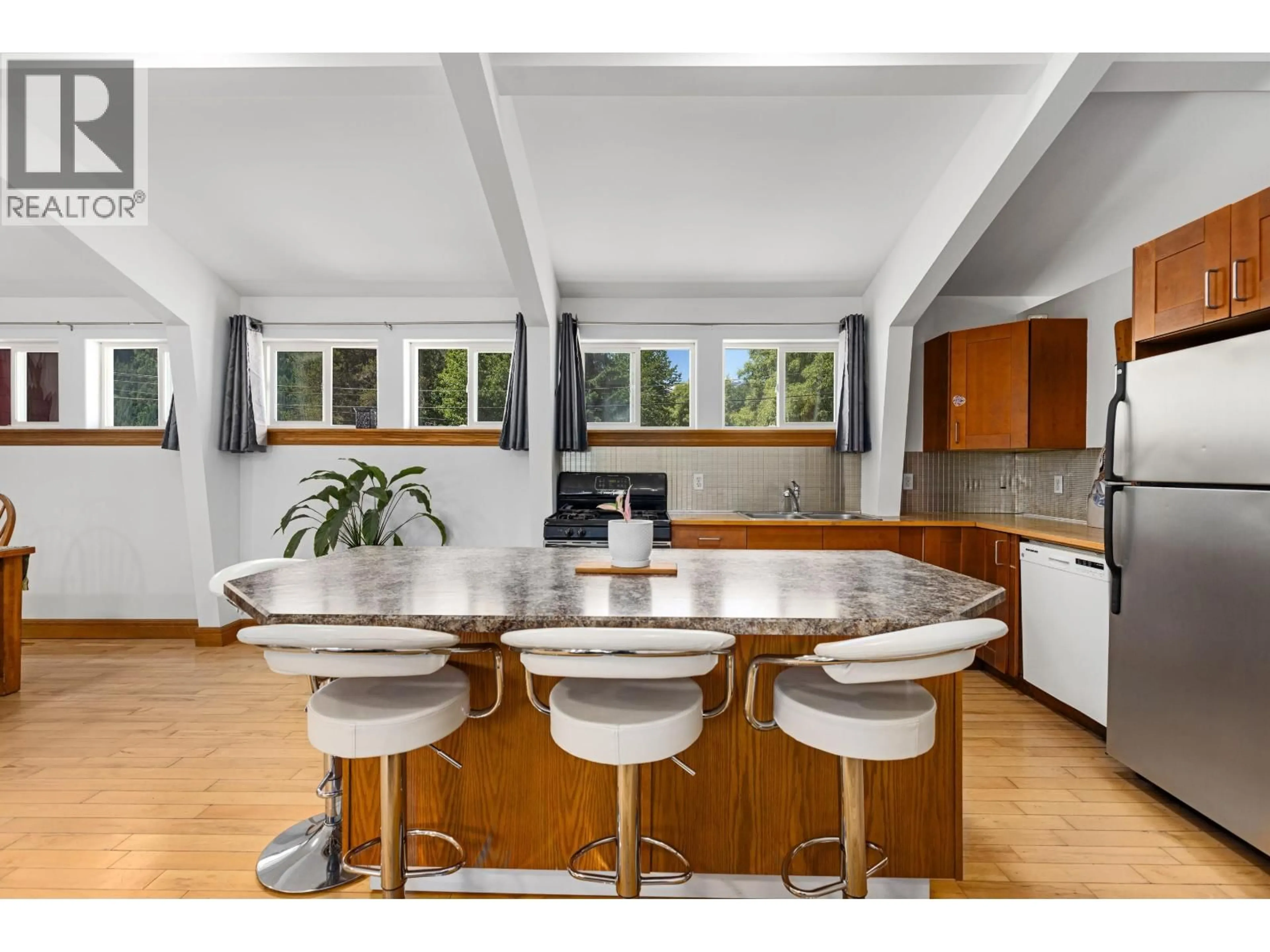 Open concept kitchen, unknown for 7596 TAYLOR ROAD, Pemberton British Columbia V0N2L0