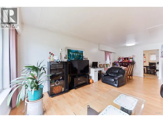 3185 16TH AVENUE, Vancouver 5