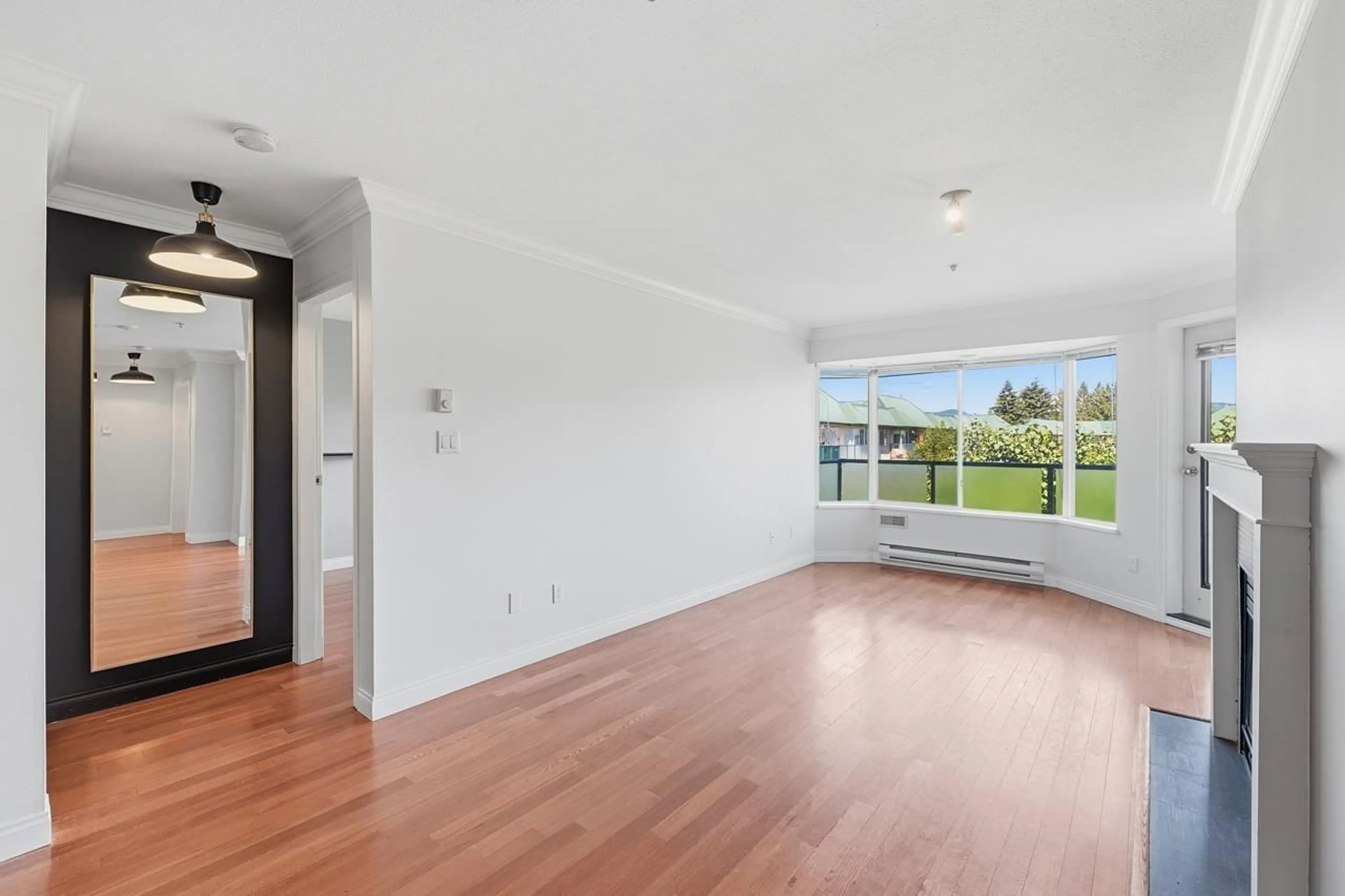 A pic of a room for 403 - 2964 TRETHEWEY STREET, Abbotsford British Columbia V2T6P4