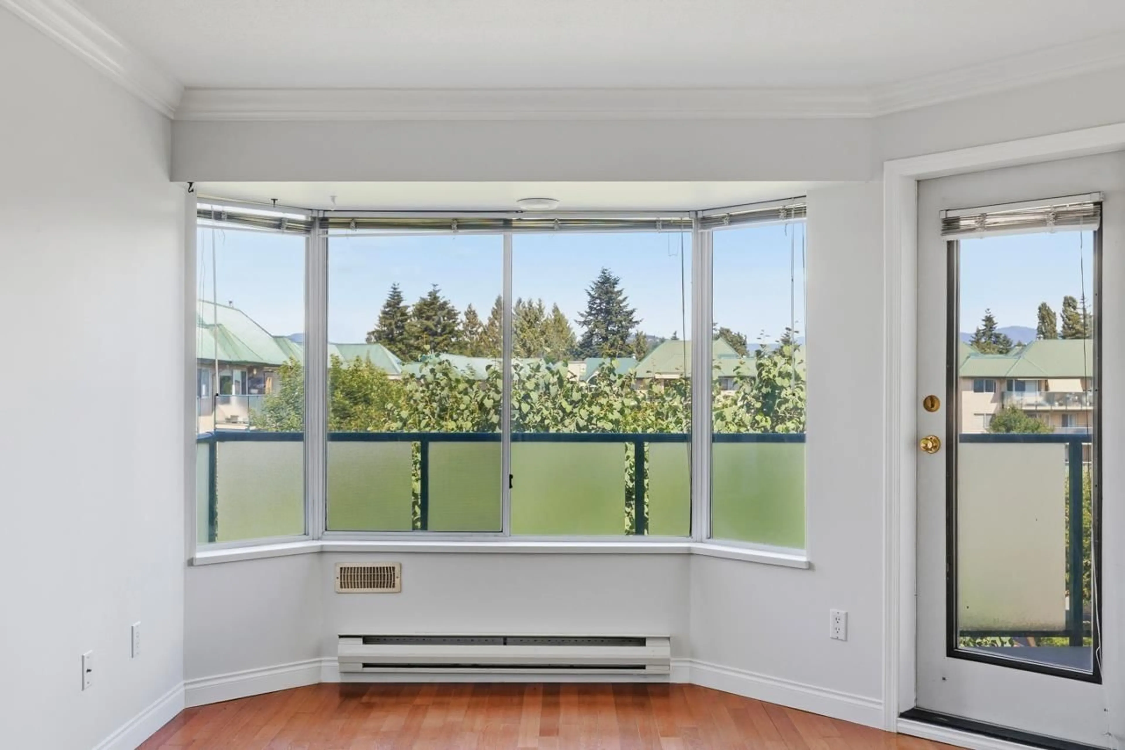 A pic of a room for 403 - 2964 TRETHEWEY STREET, Abbotsford British Columbia V2T6P4