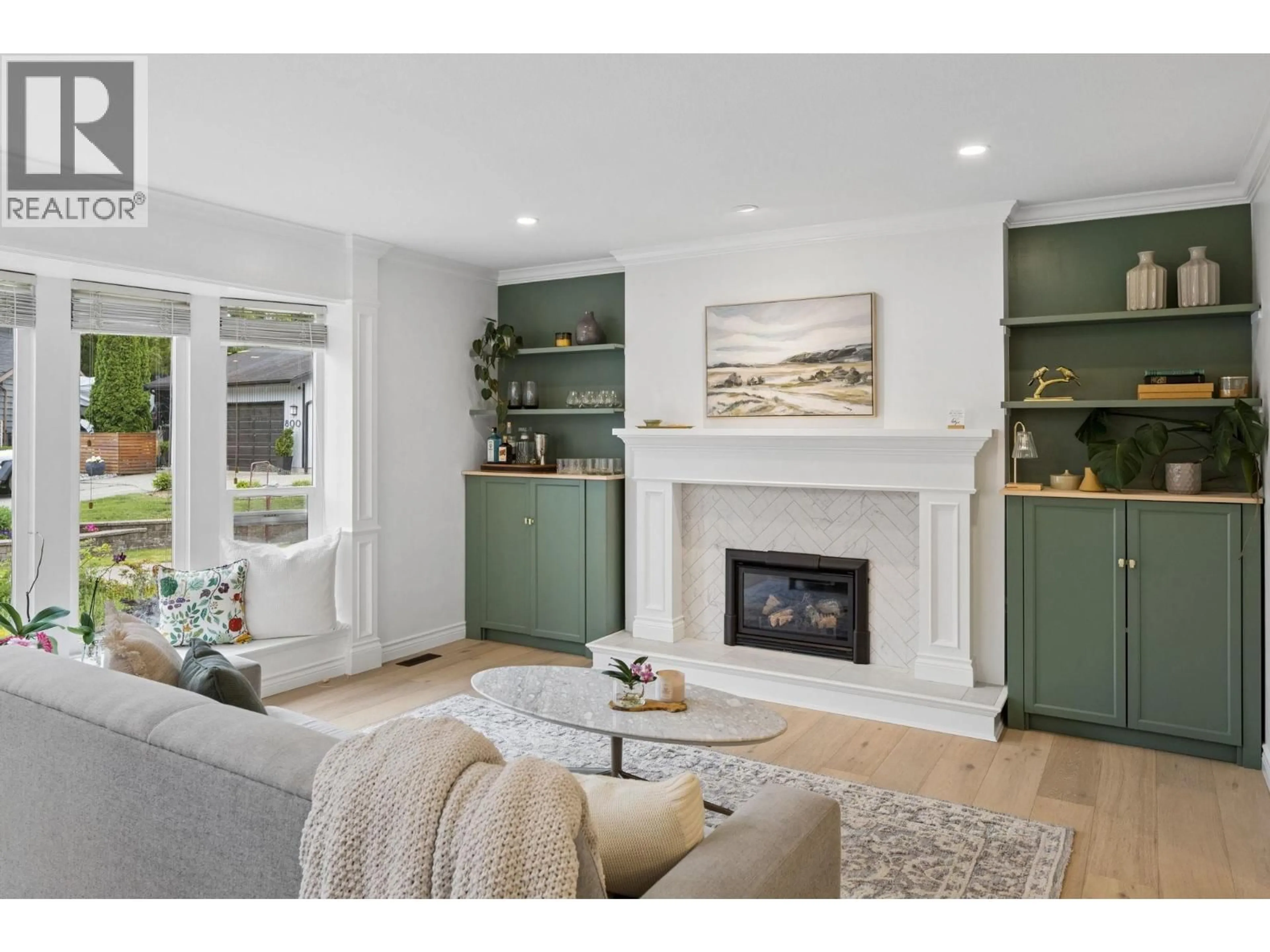 Living room with furniture, wood/laminate floor for 808 SIGNAL COURT, Coquitlam British Columbia V3J7N7