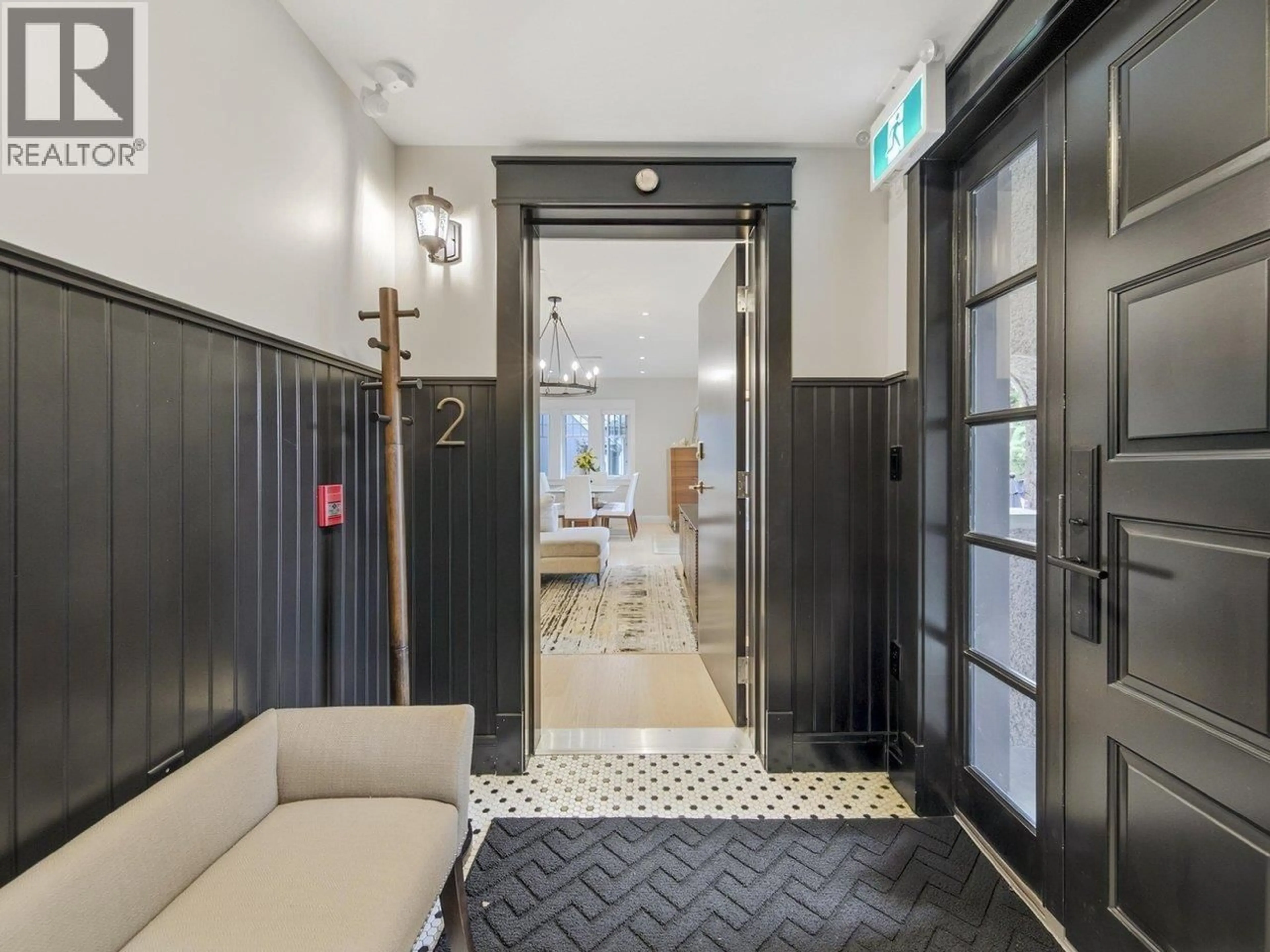 Indoor foyer for 2 - 1456 45TH AVENUE, Vancouver British Columbia V6M2H1
